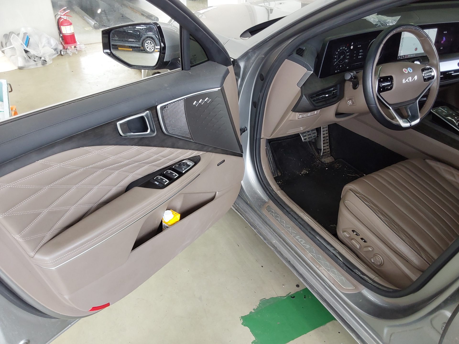 2023 - kia k8