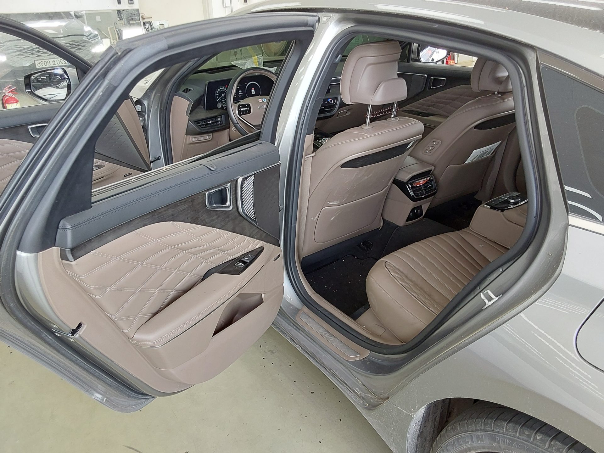 2023 - kia k8