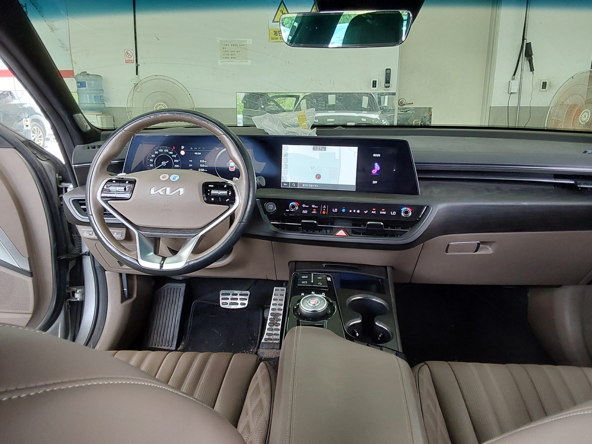 2023 - kia k8