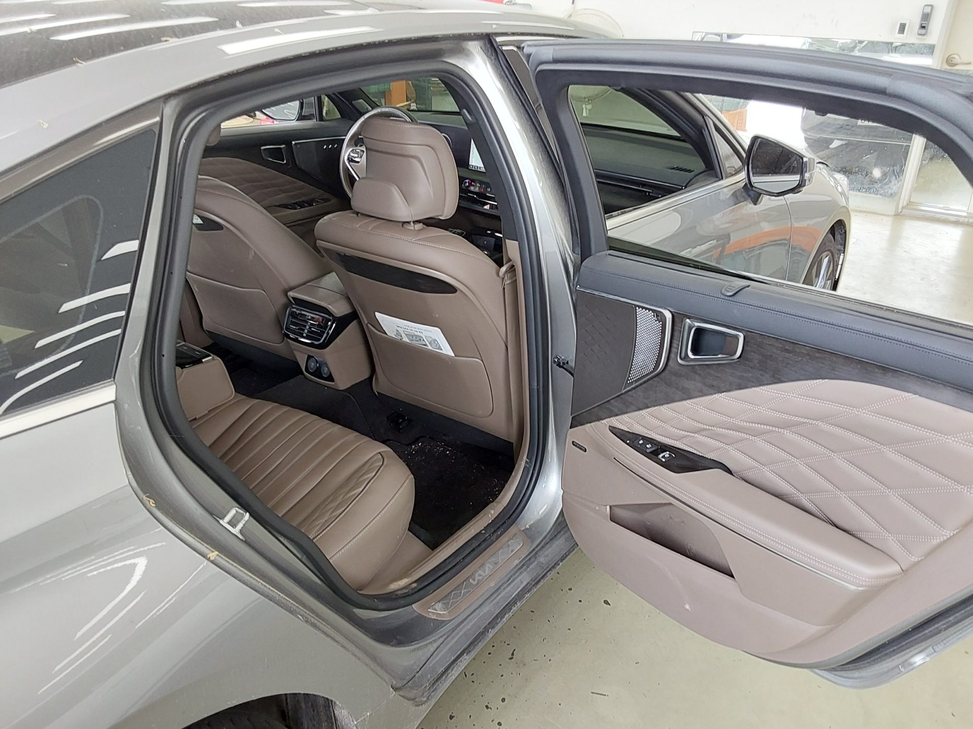 2023 - kia k8