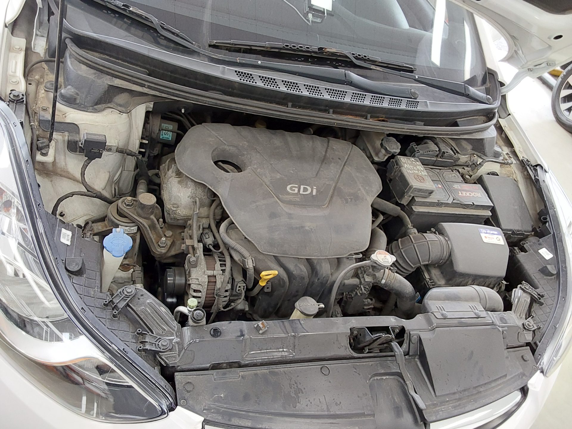 2012 - hyundai avante