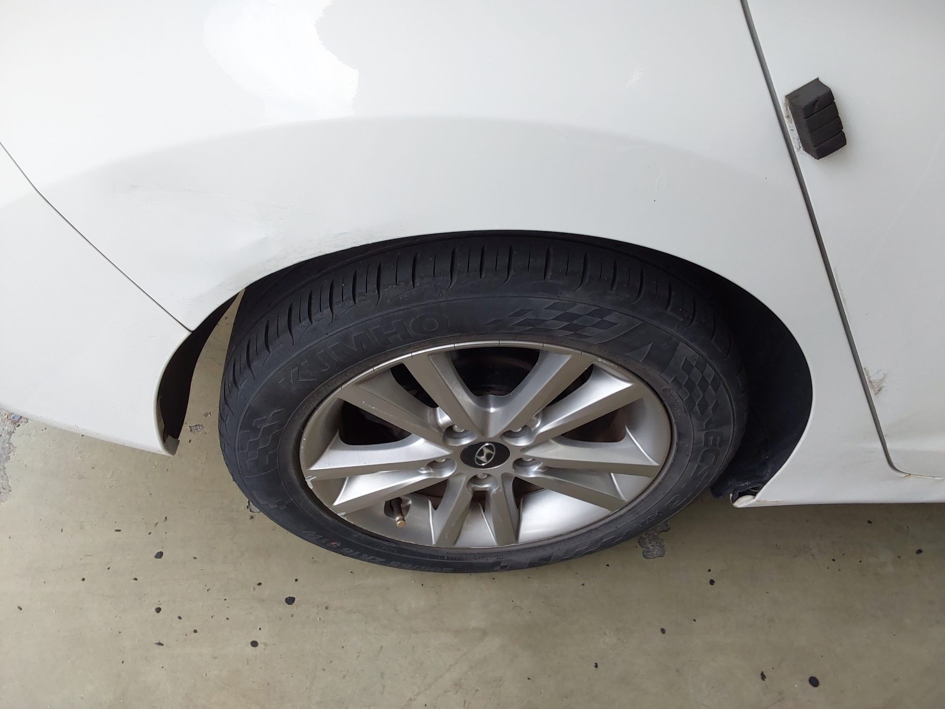 2012 - hyundai avante