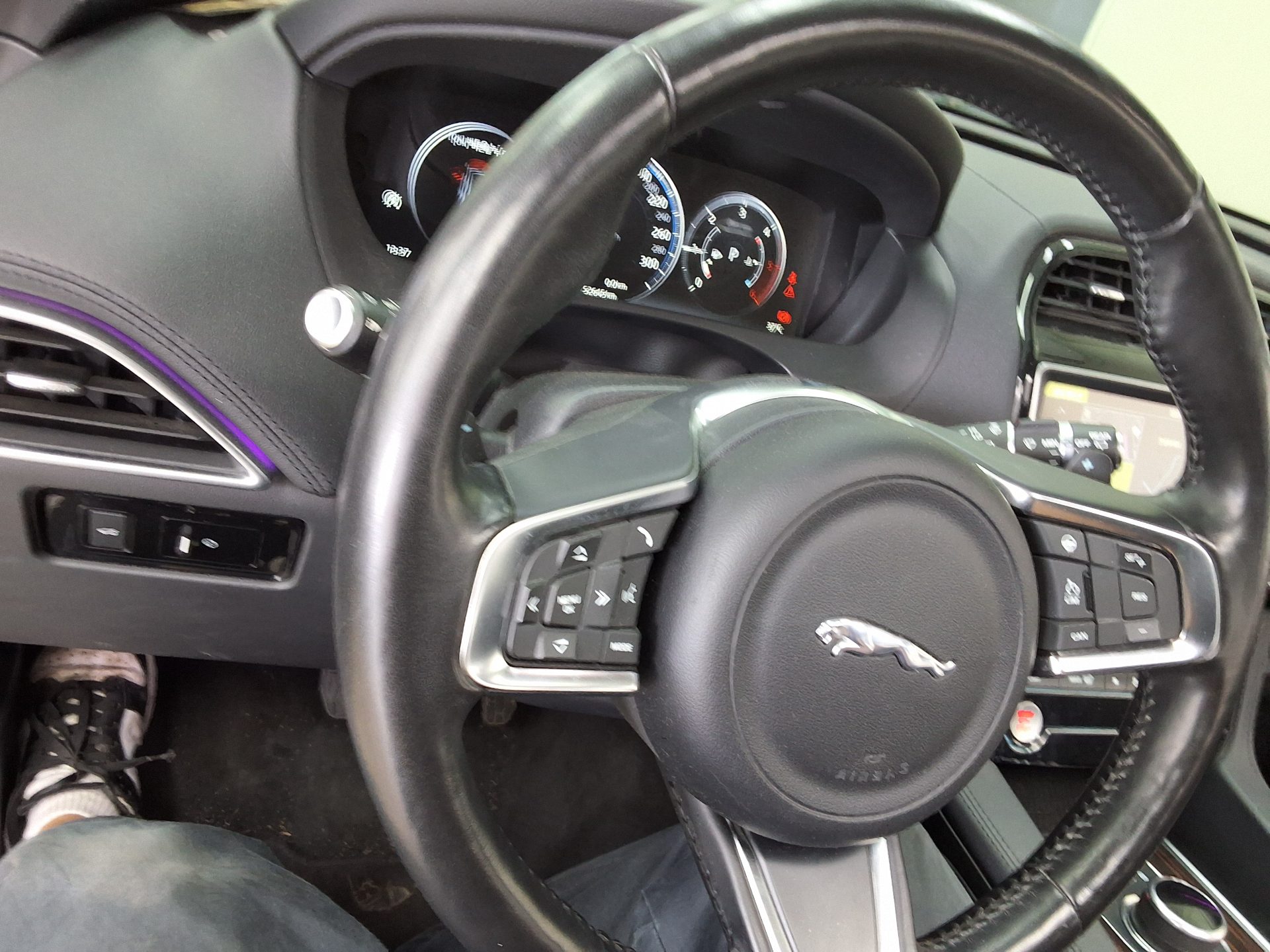 2018 - jaguar f-pace