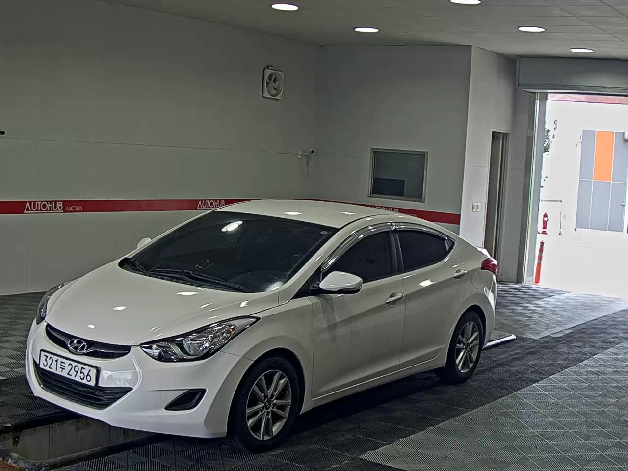 HYUNDAI AVANTE MD M16 GDi DELUXE