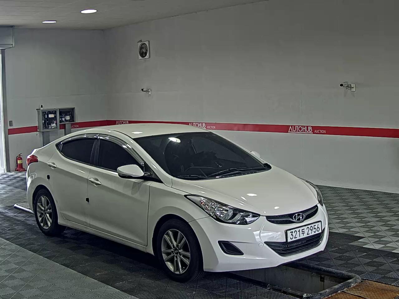 2012 - hyundai avante