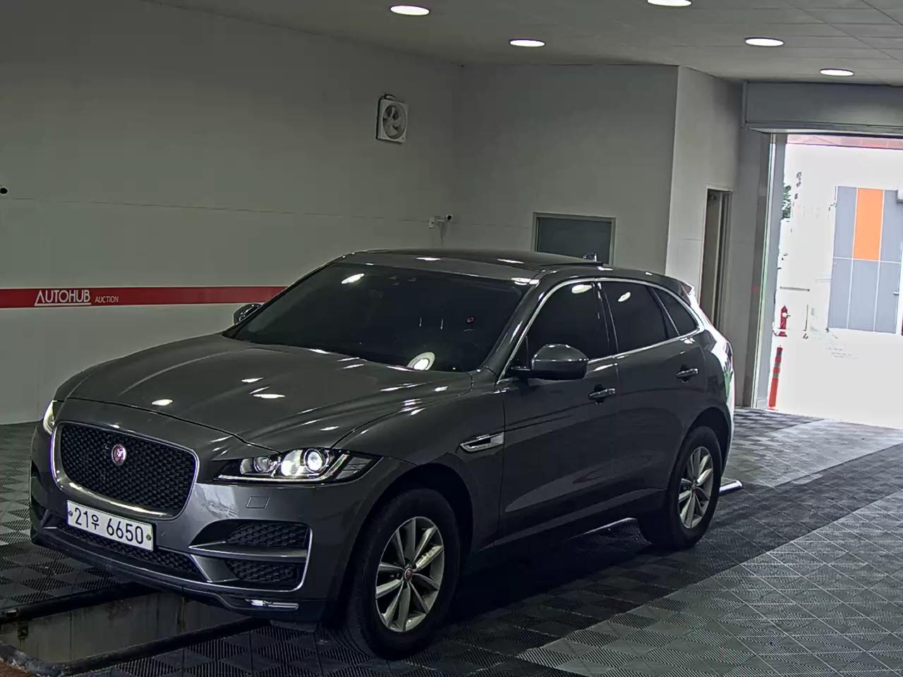 2018 - jaguar f-pace