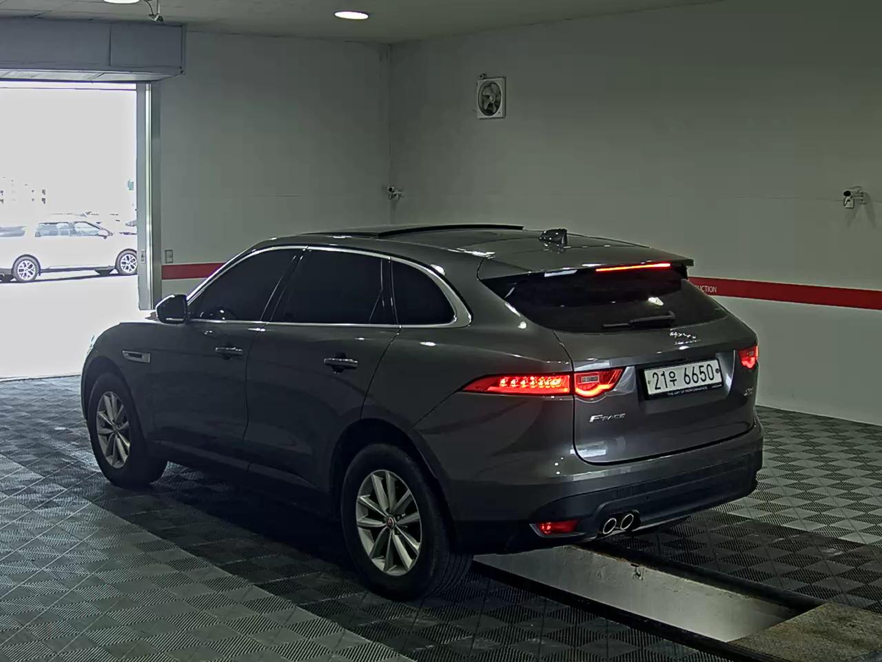 2018 - jaguar f-pace