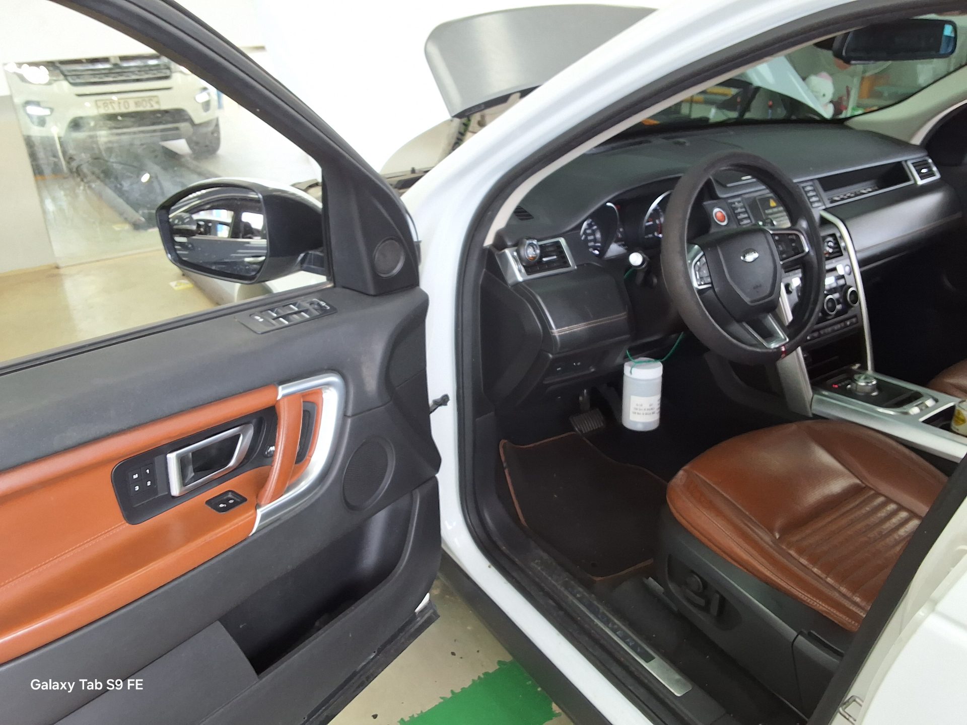 2016 - land rover discovery