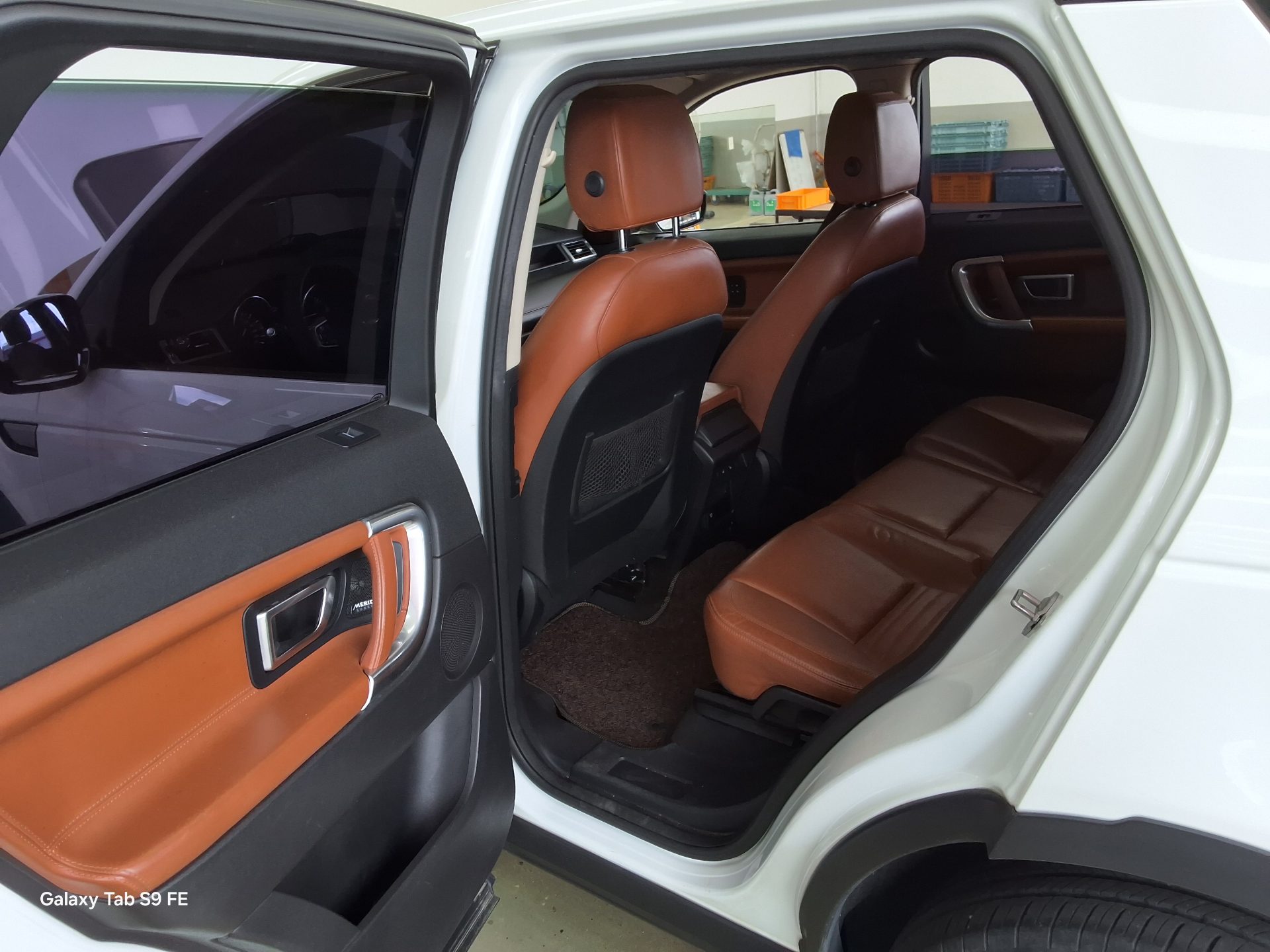 2016 - land rover discovery