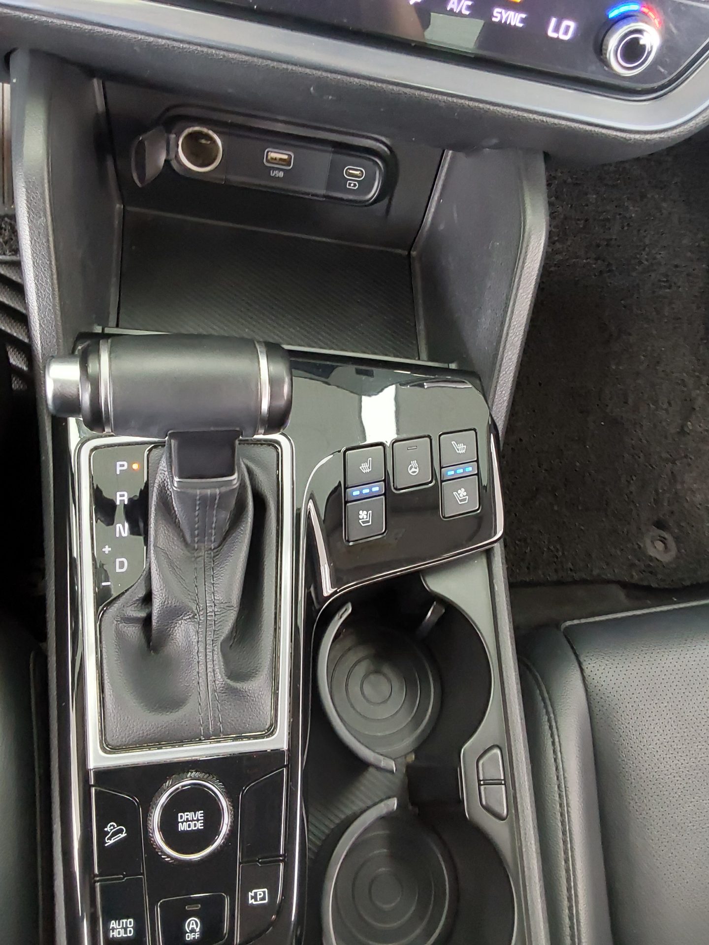 2022 - kia sportage