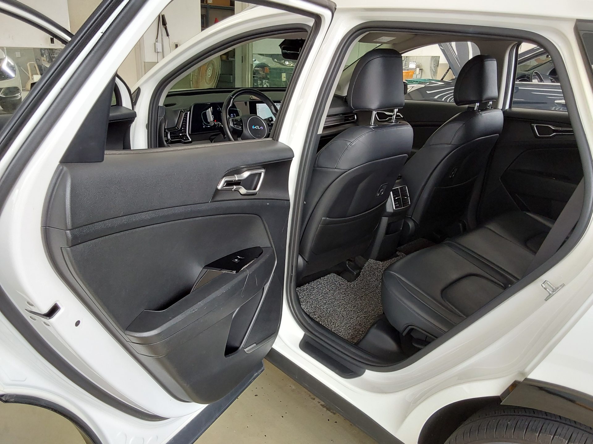 2022 - kia sportage