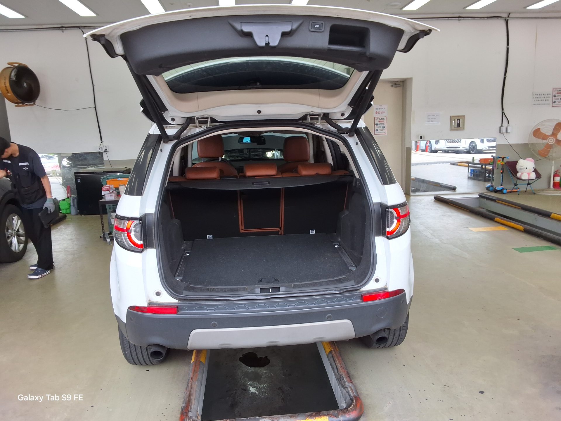 2016 - land rover discovery