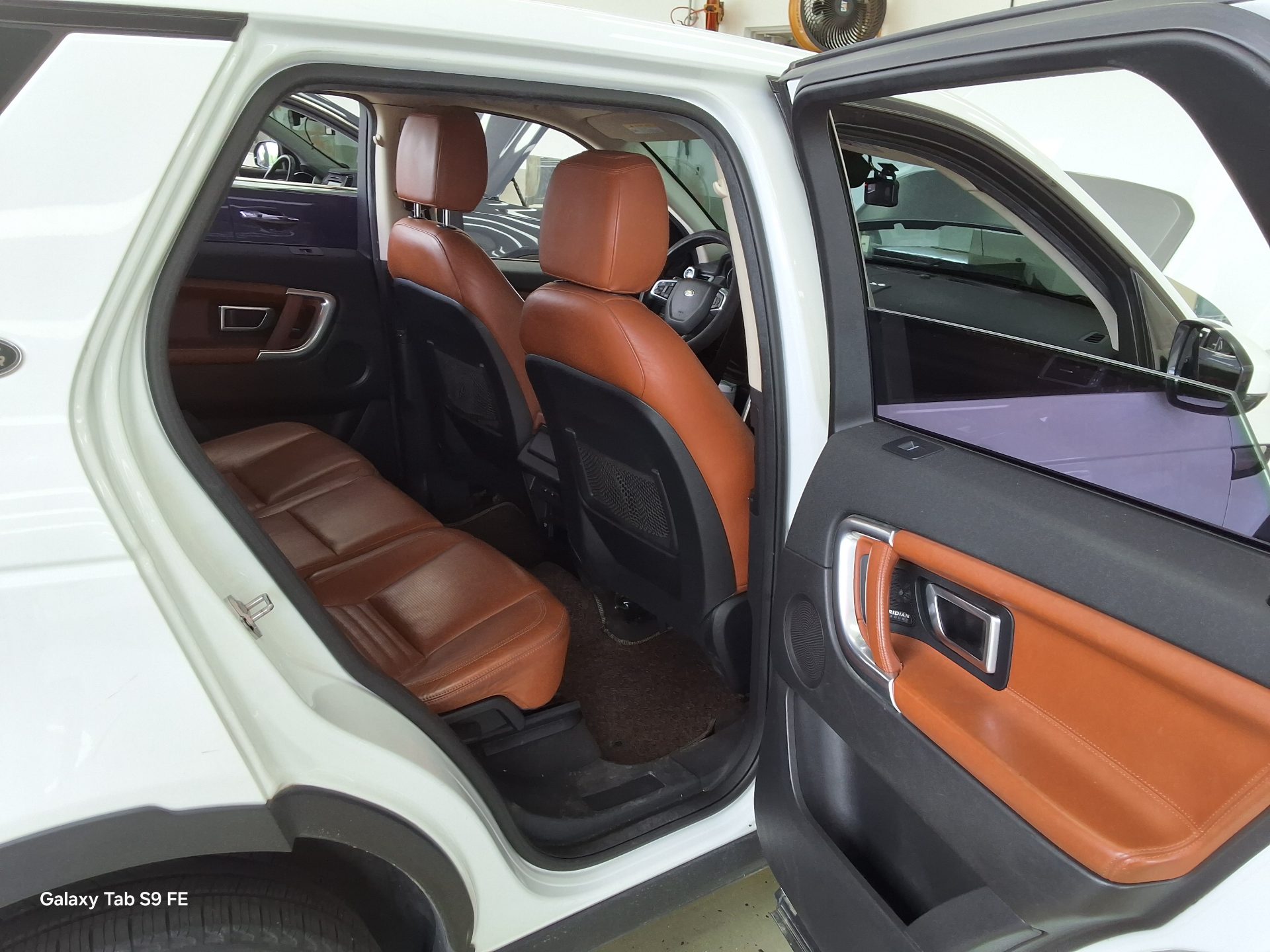 2016 - land rover discovery