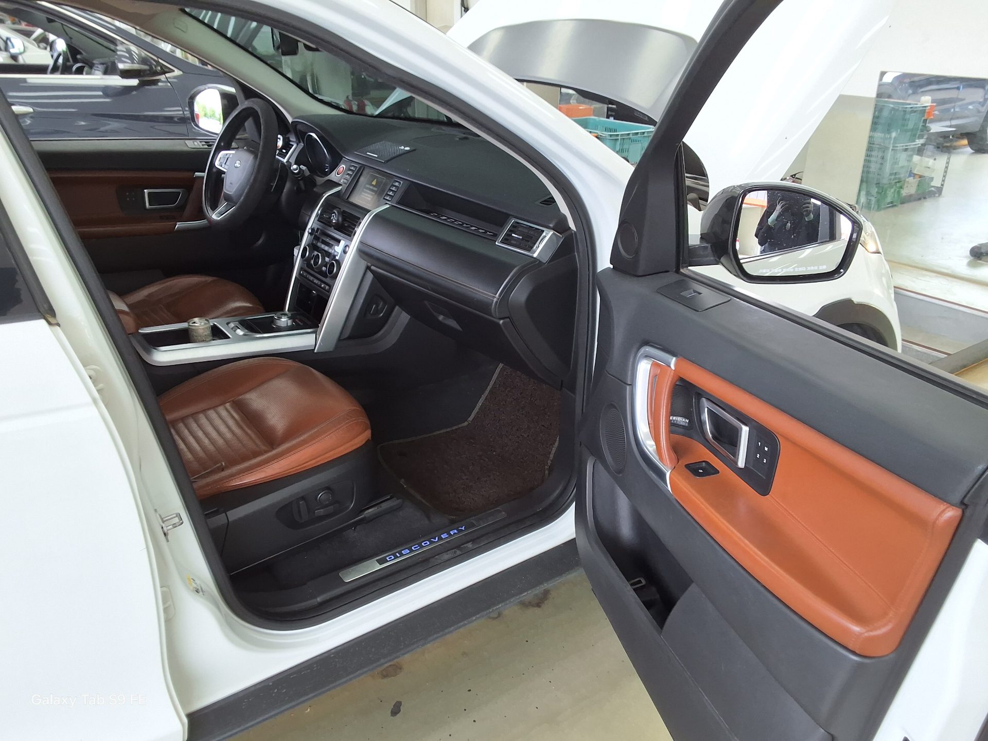2016 - land rover discovery