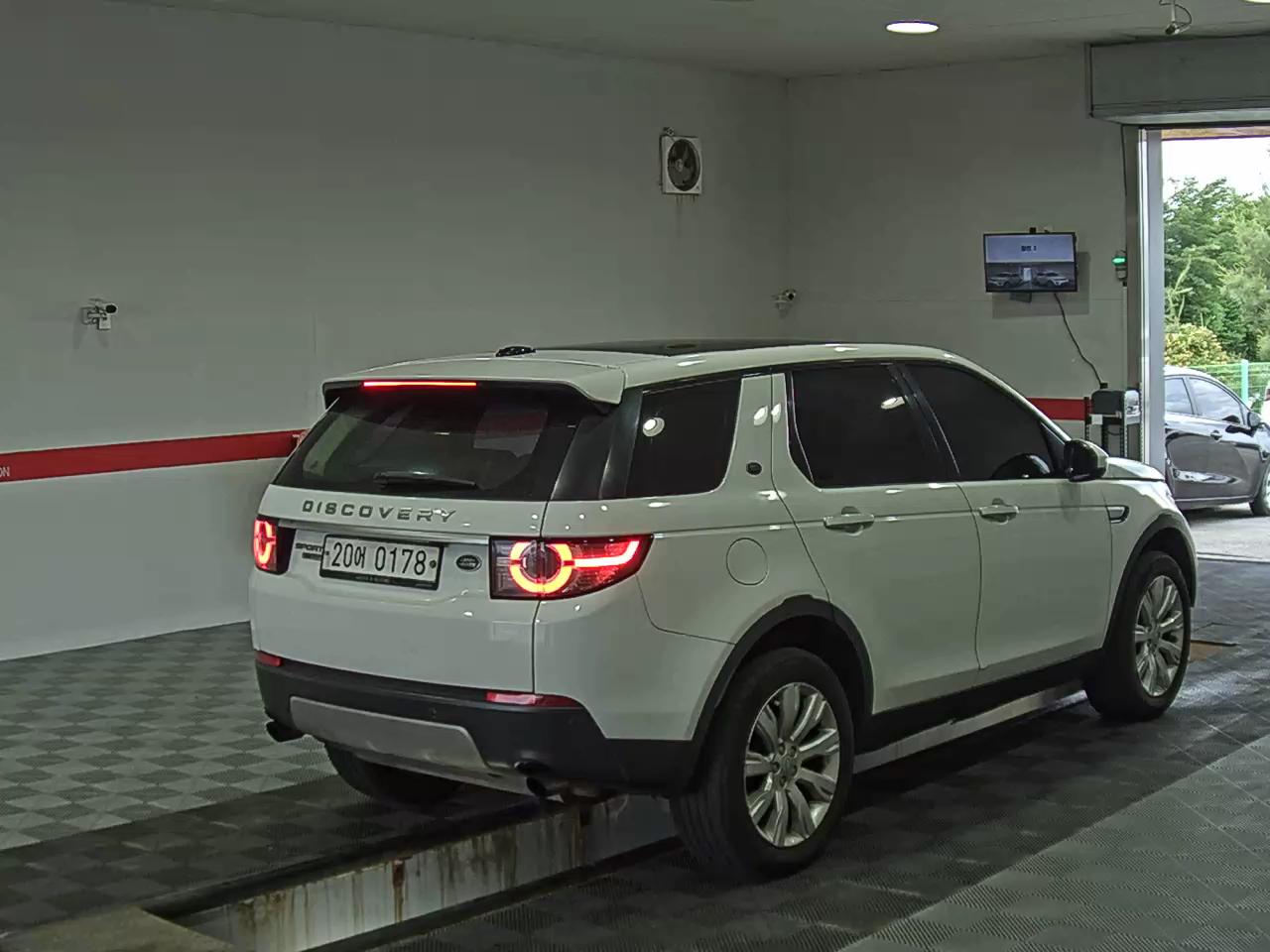 2016 - land rover discovery