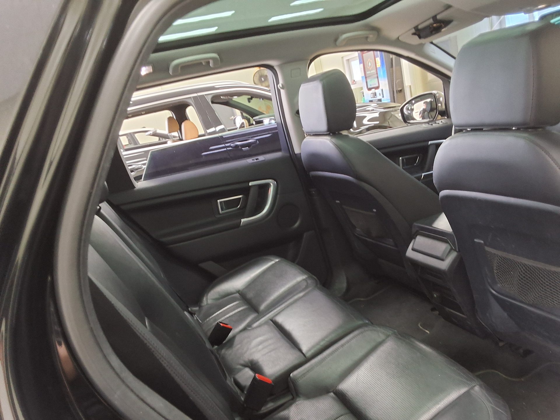 2015 - land rover discovery