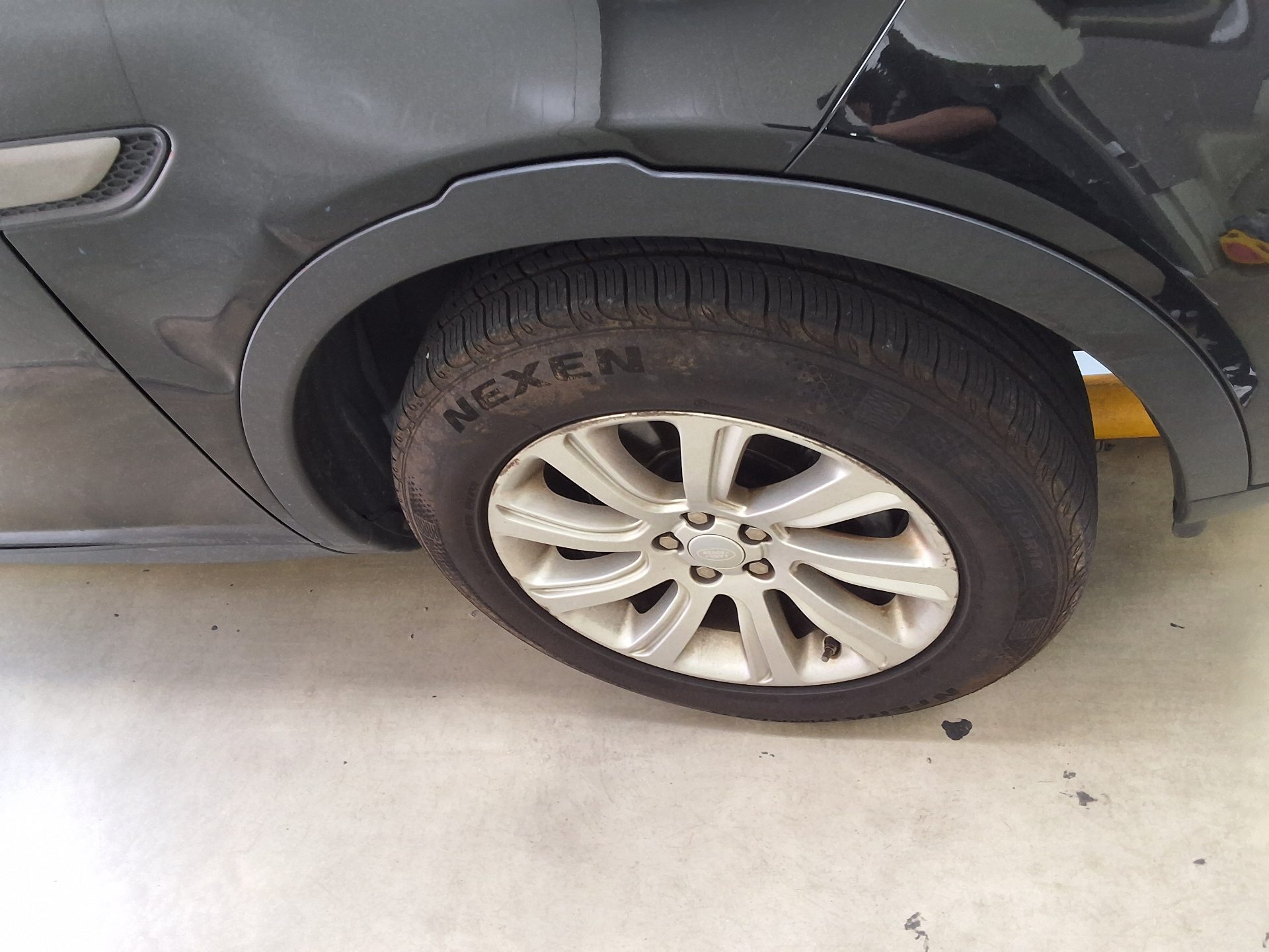 2015 - land rover discovery