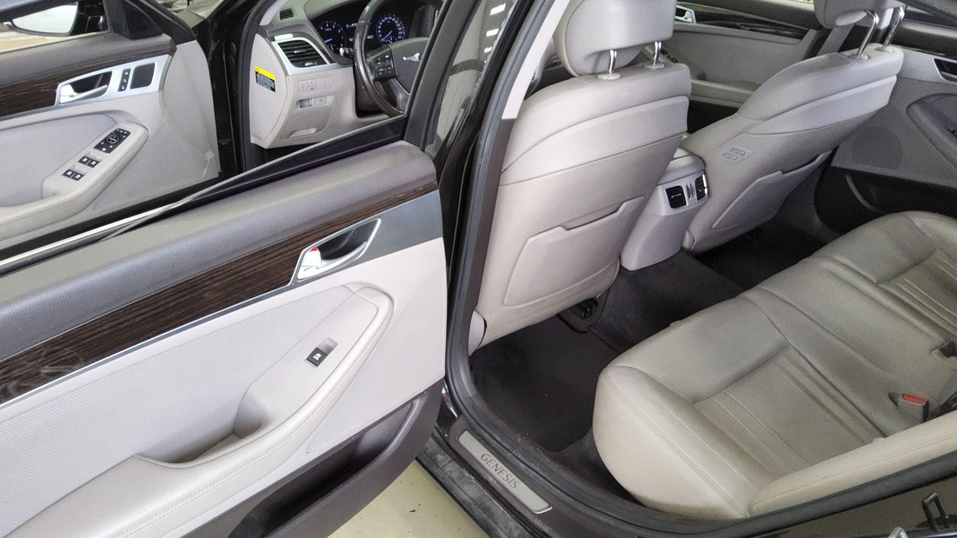 2018 - genesis g80
