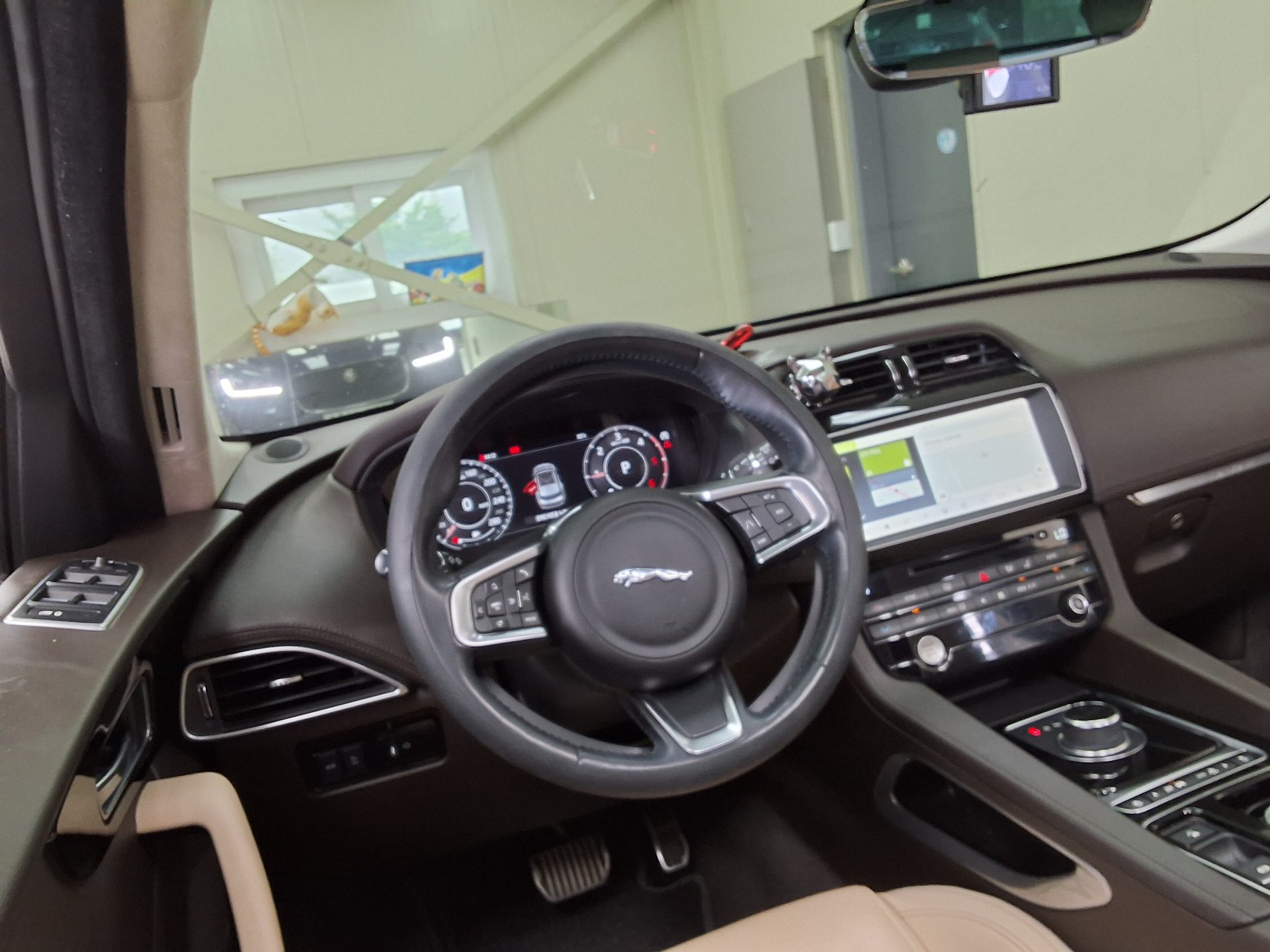 2019 - jaguar f-pace