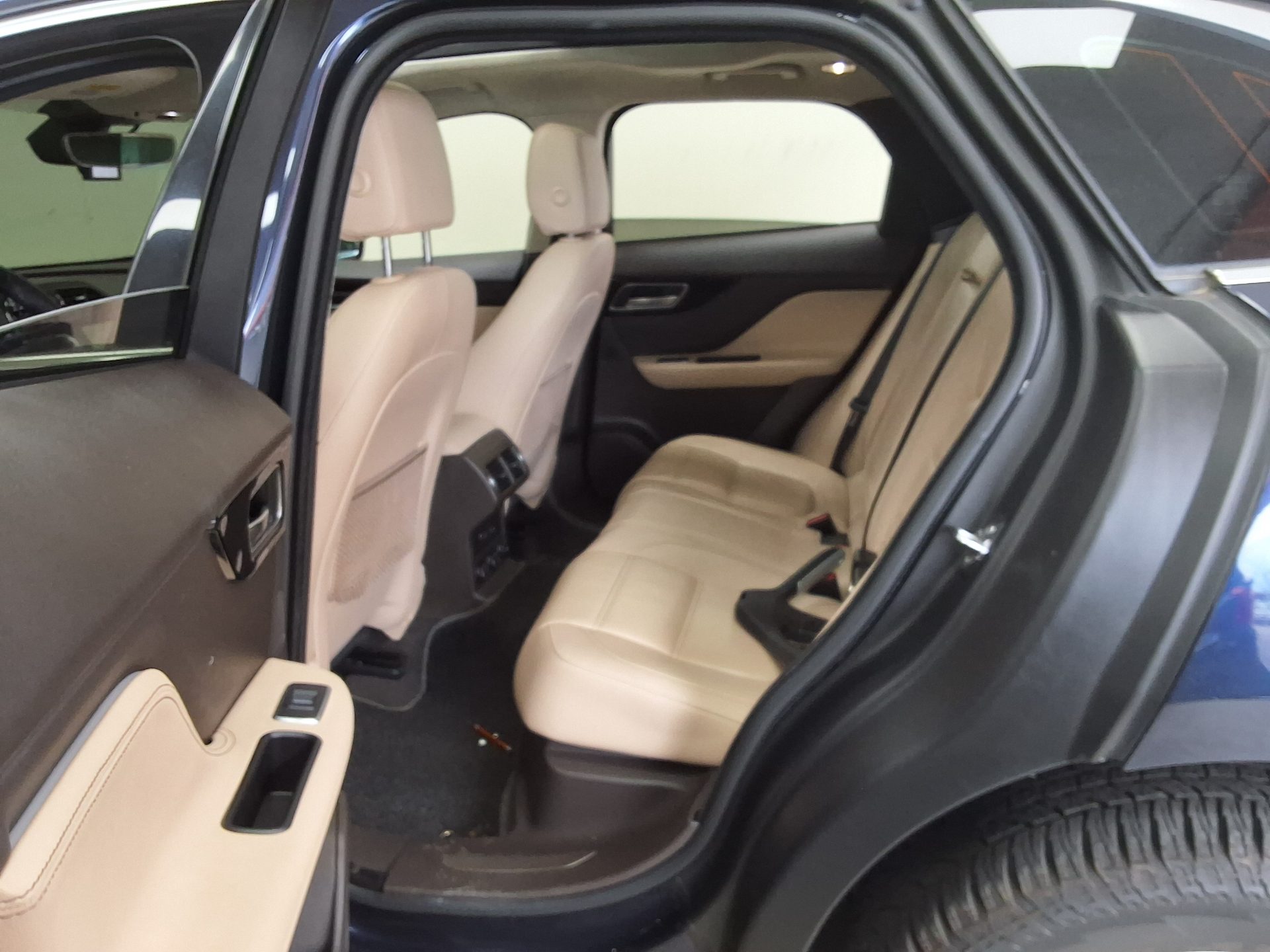 2019 - jaguar f-pace