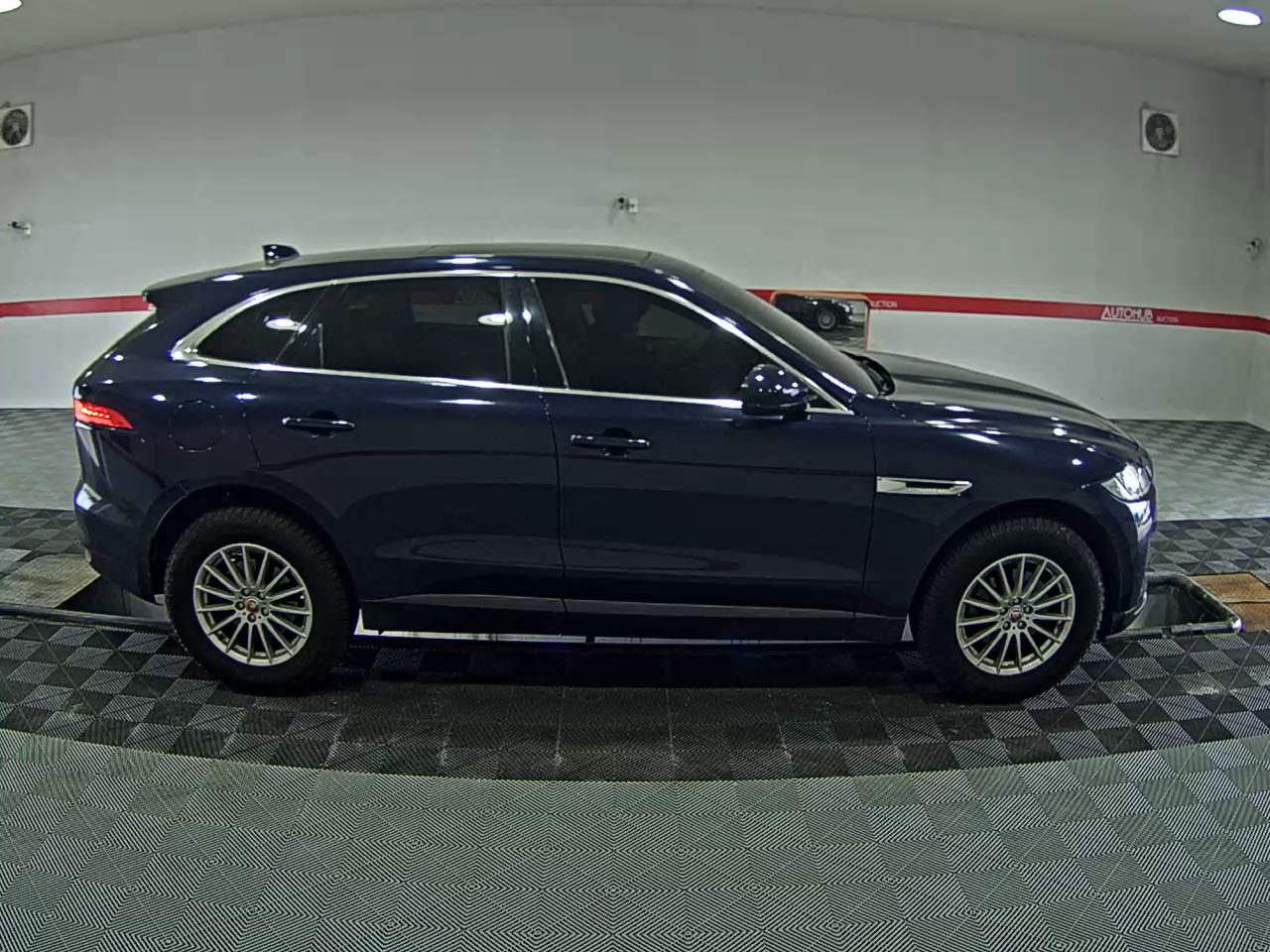 2019 - jaguar f-pace