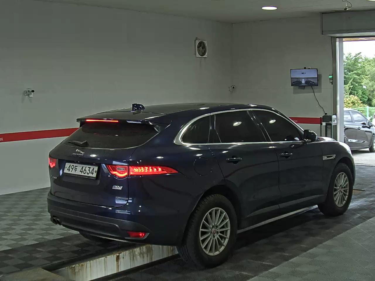 2019 - jaguar f-pace