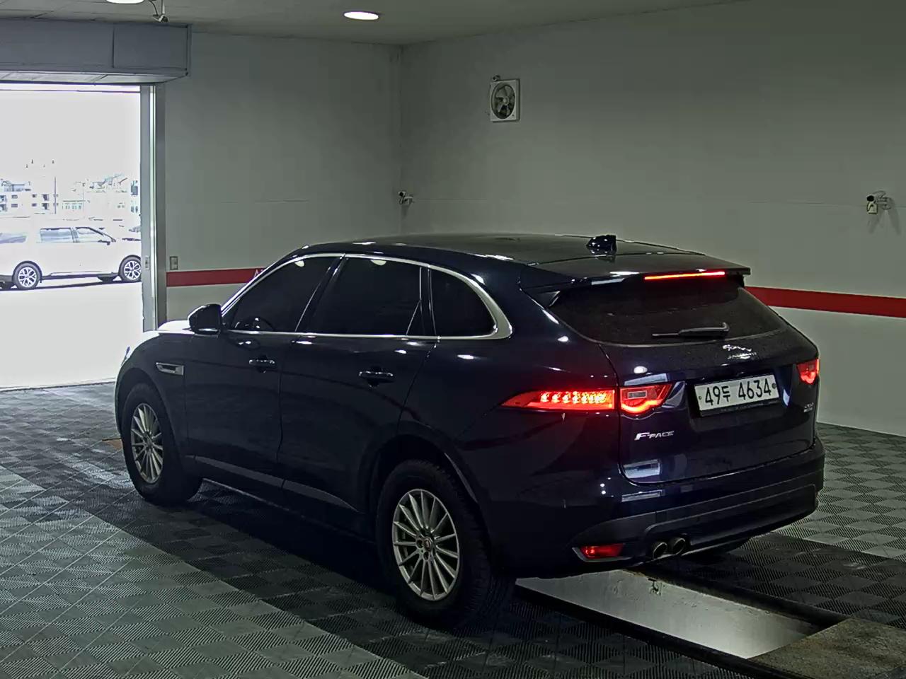 2019 - jaguar f-pace