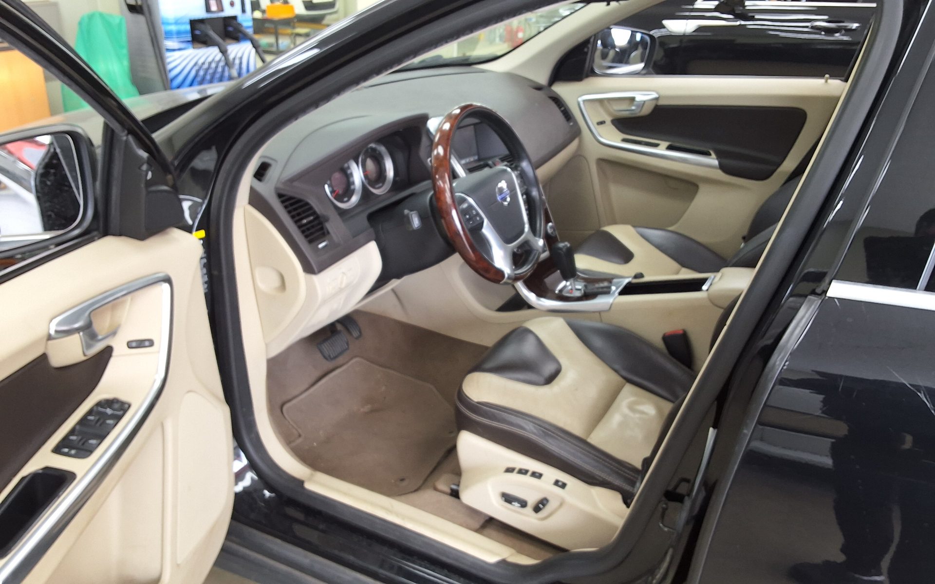 2012 - volvo xc60