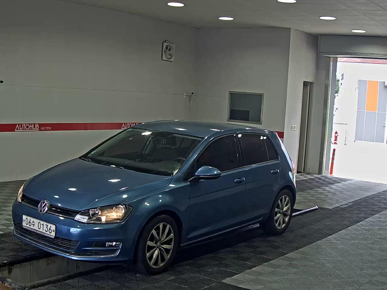 VOLKSWAGEN GOLF (7TH GEN) TDI BLUEMOTION
