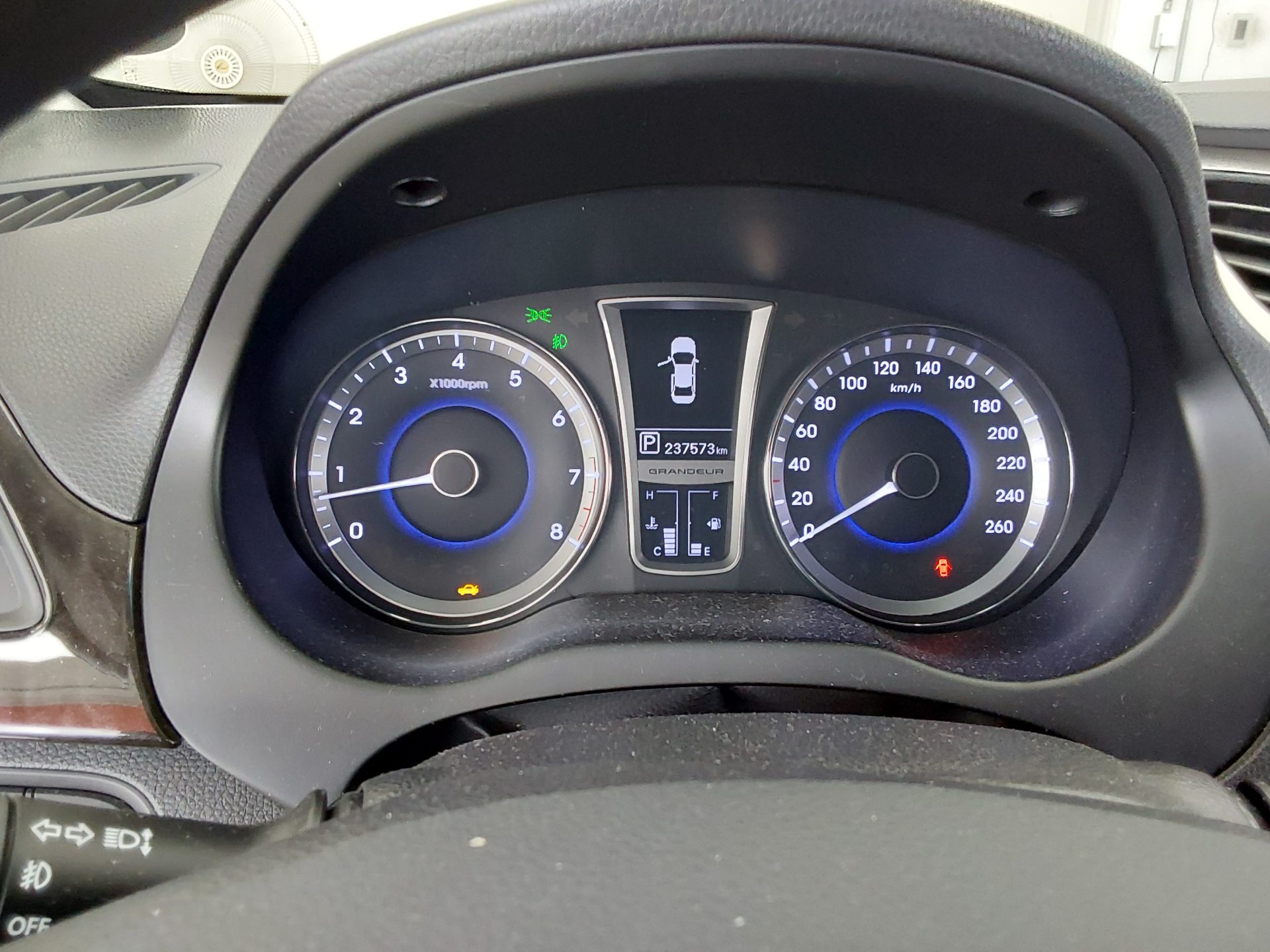 2012 - hyundai grandeur