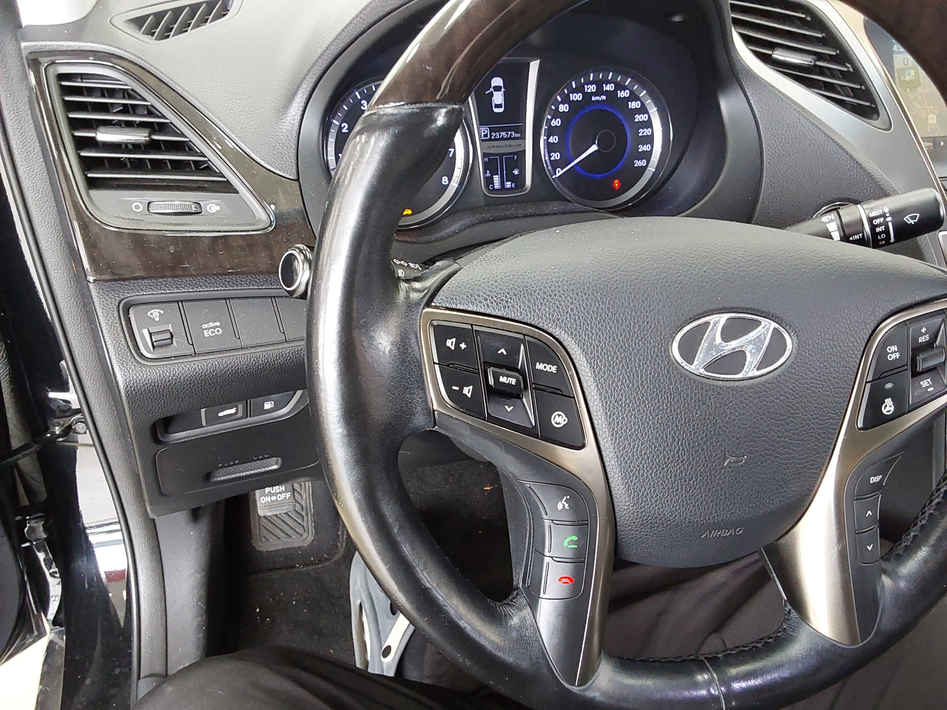 2012 - hyundai grandeur
