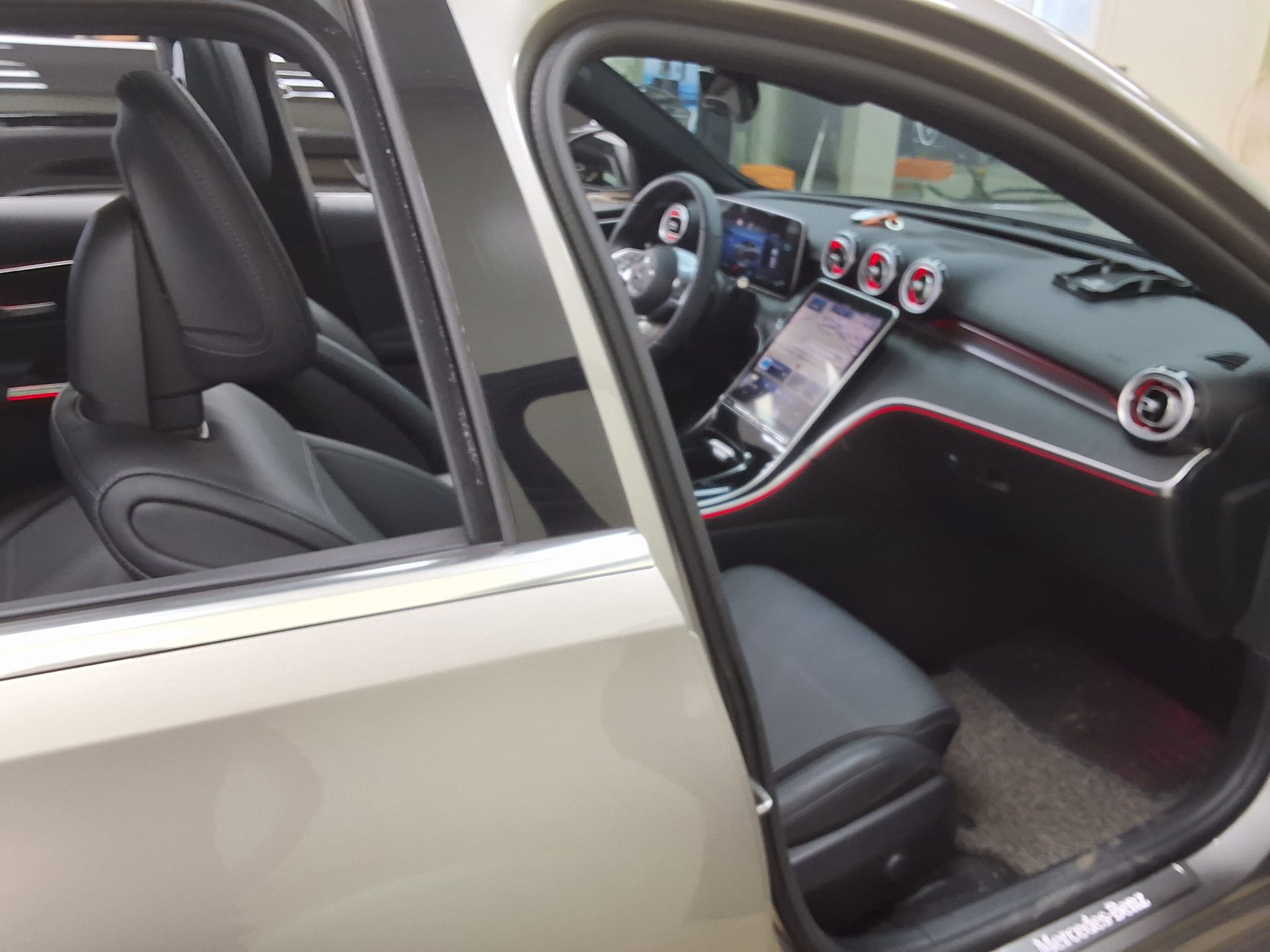 2023 - mercedes-benz c300