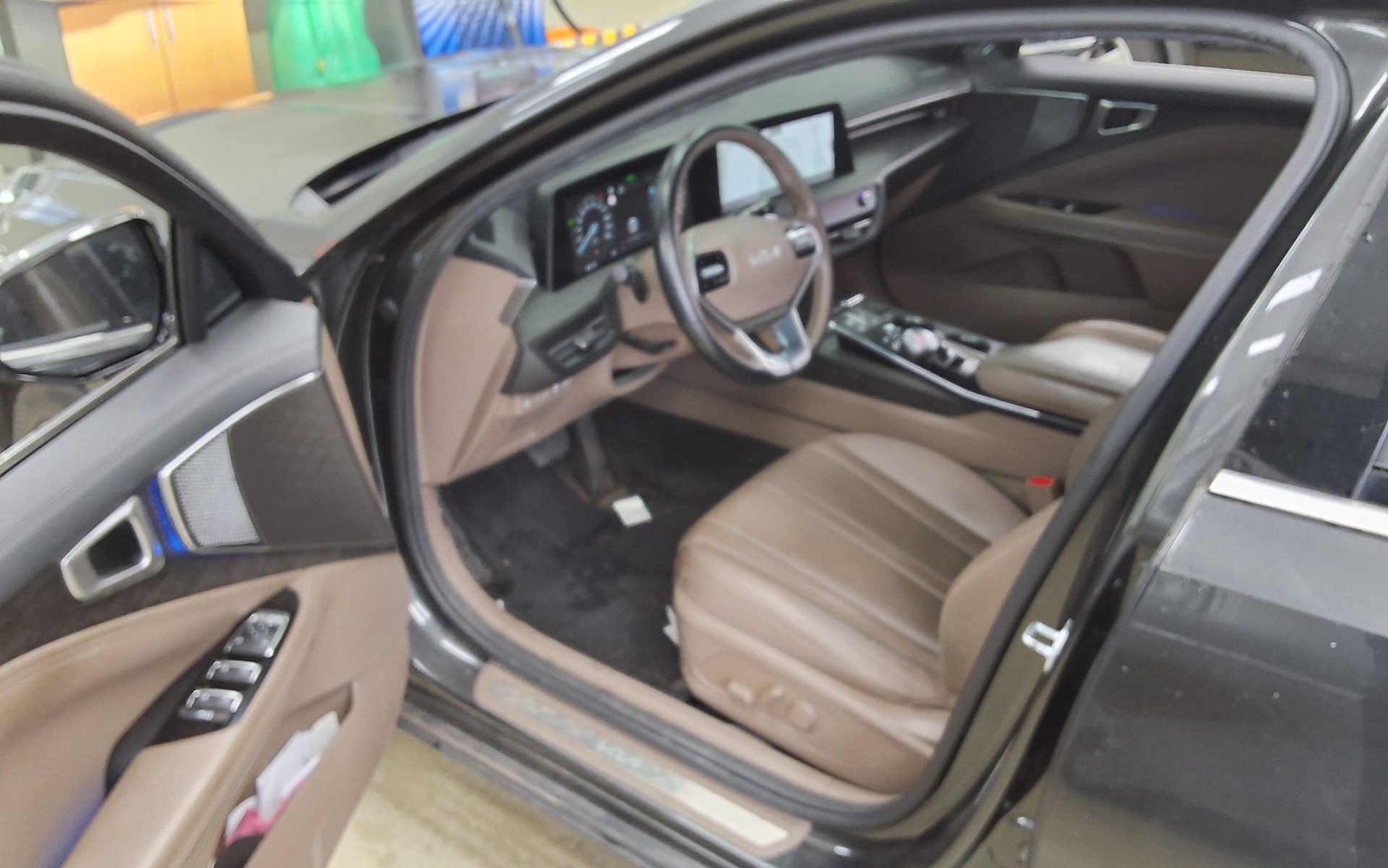 2022 - kia k8