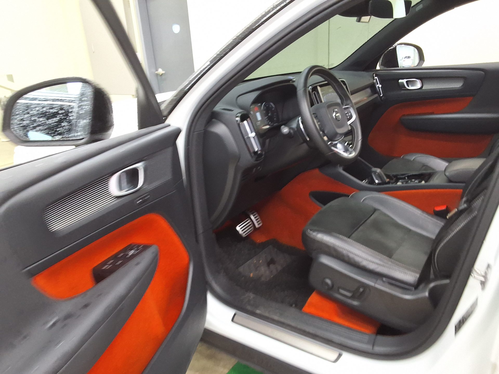 2019 - volvo xc40