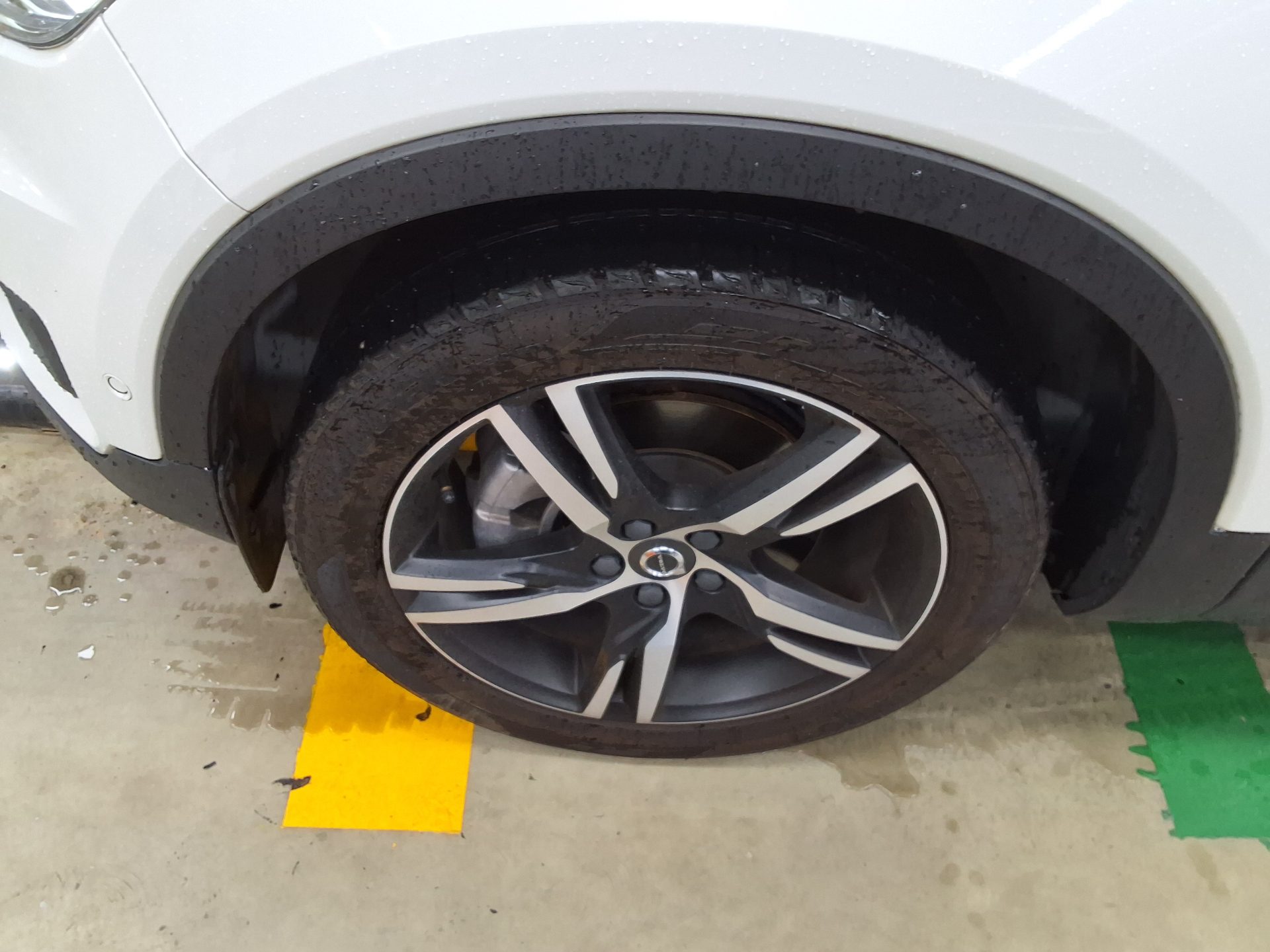 2019 - volvo xc40