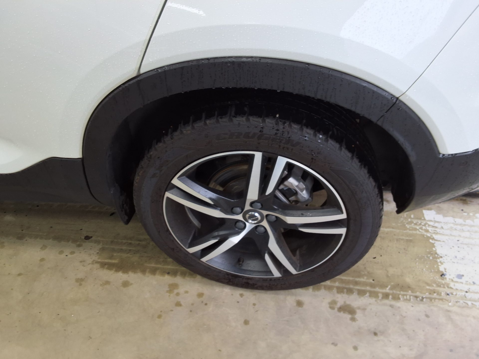 2019 - volvo xc40