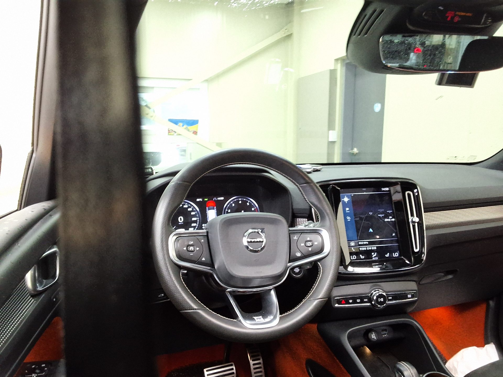 2019 - volvo xc40