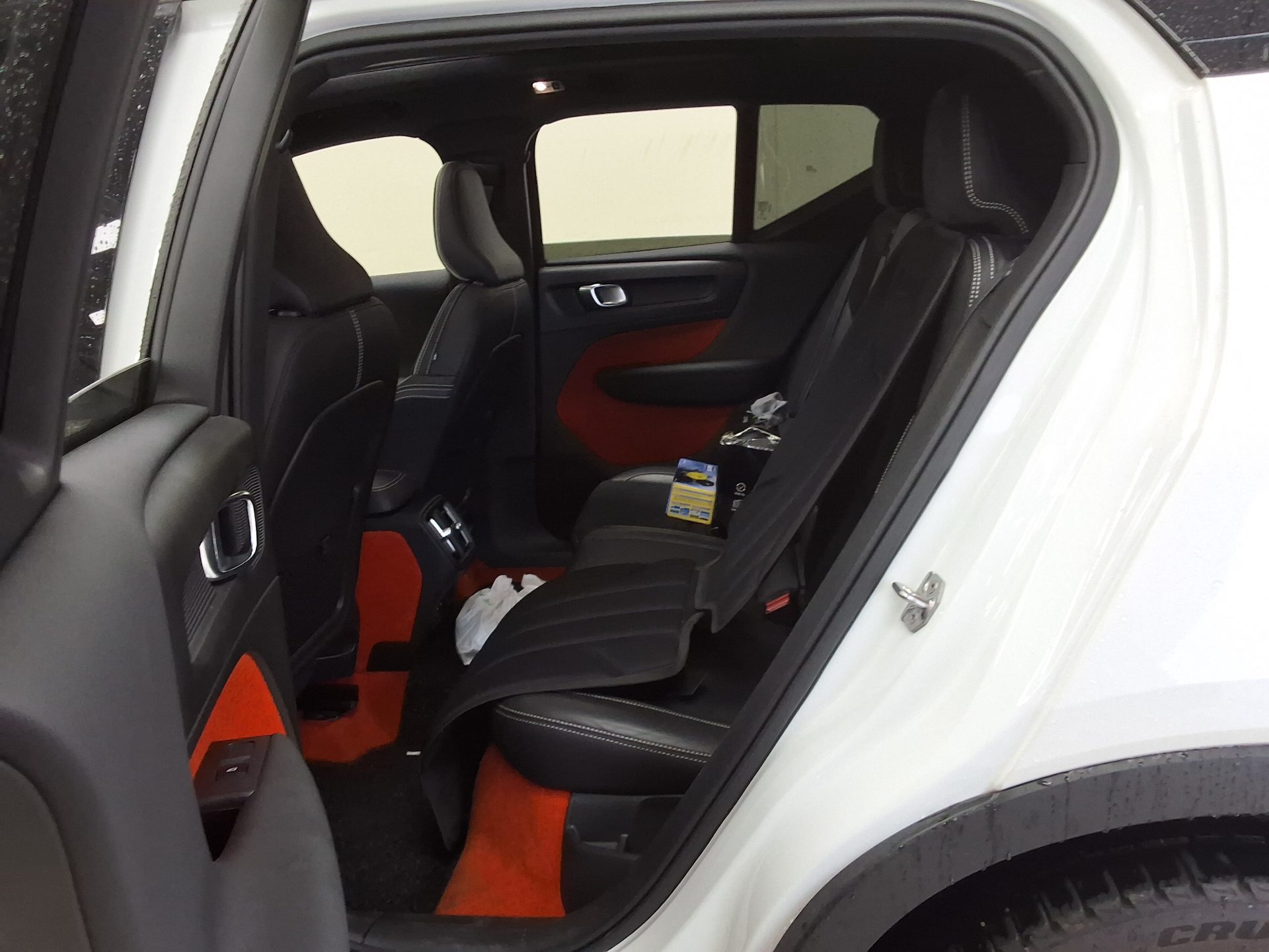 2019 - volvo xc40