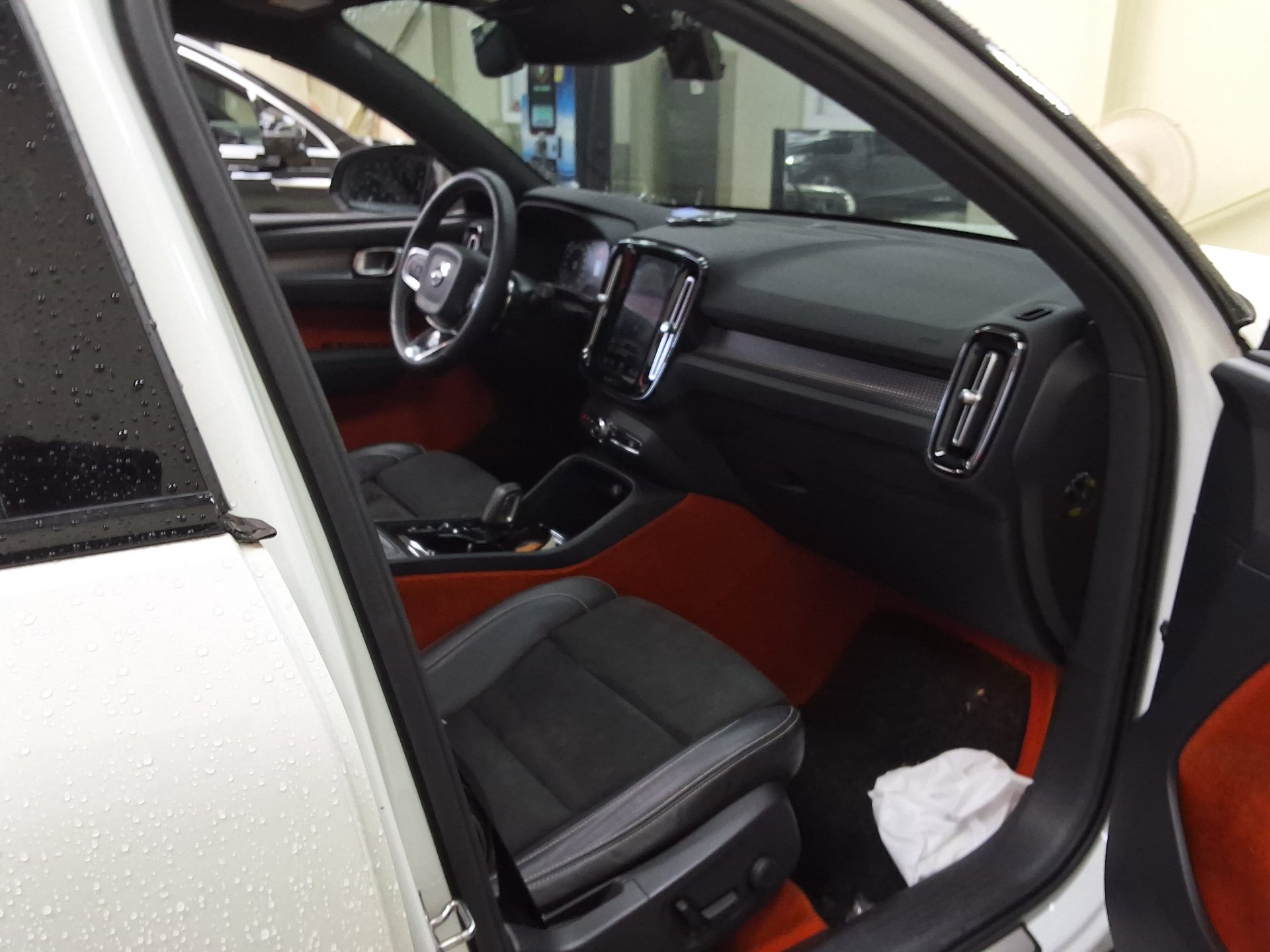 2019 - volvo xc40