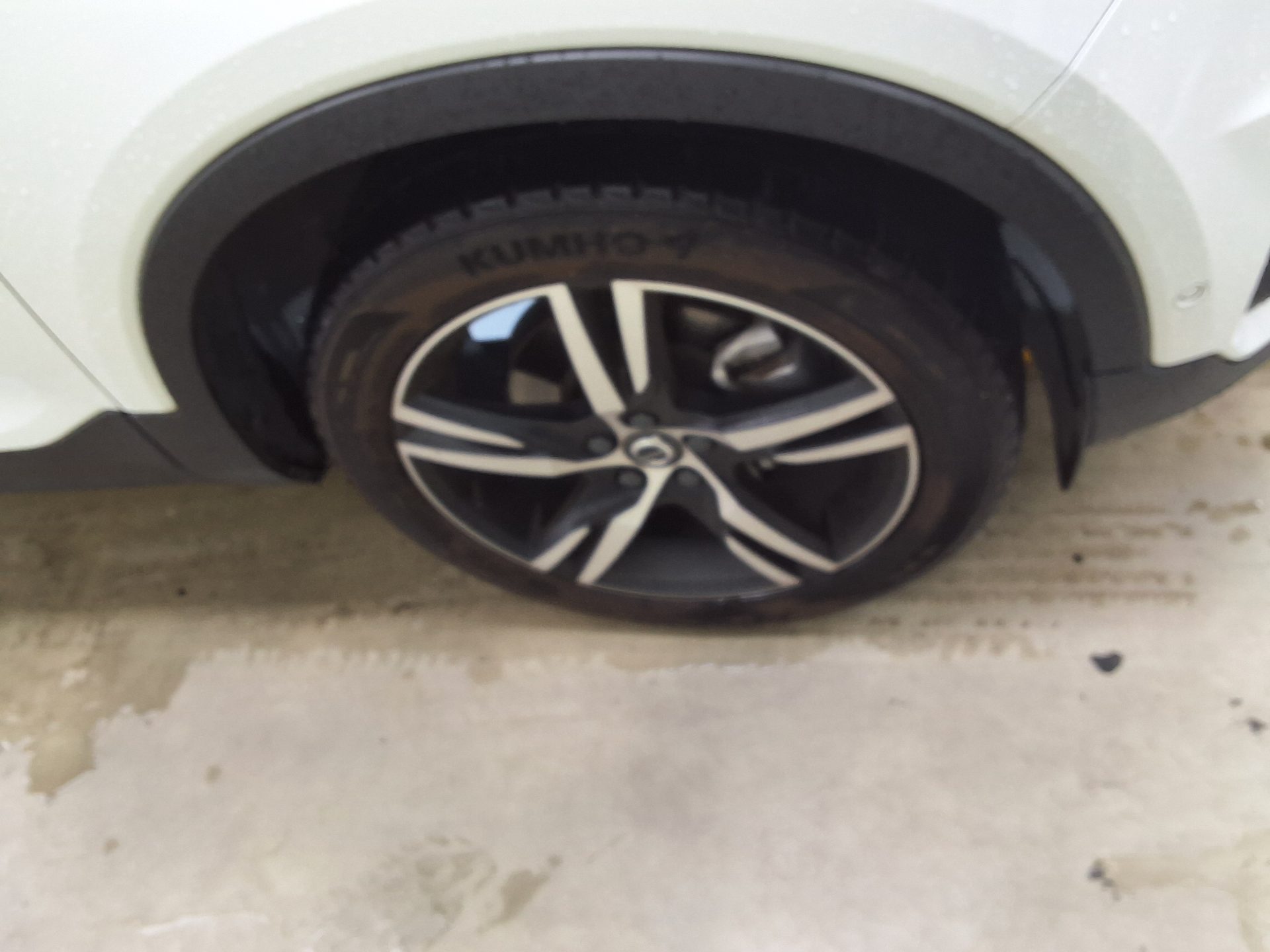 2019 - volvo xc40