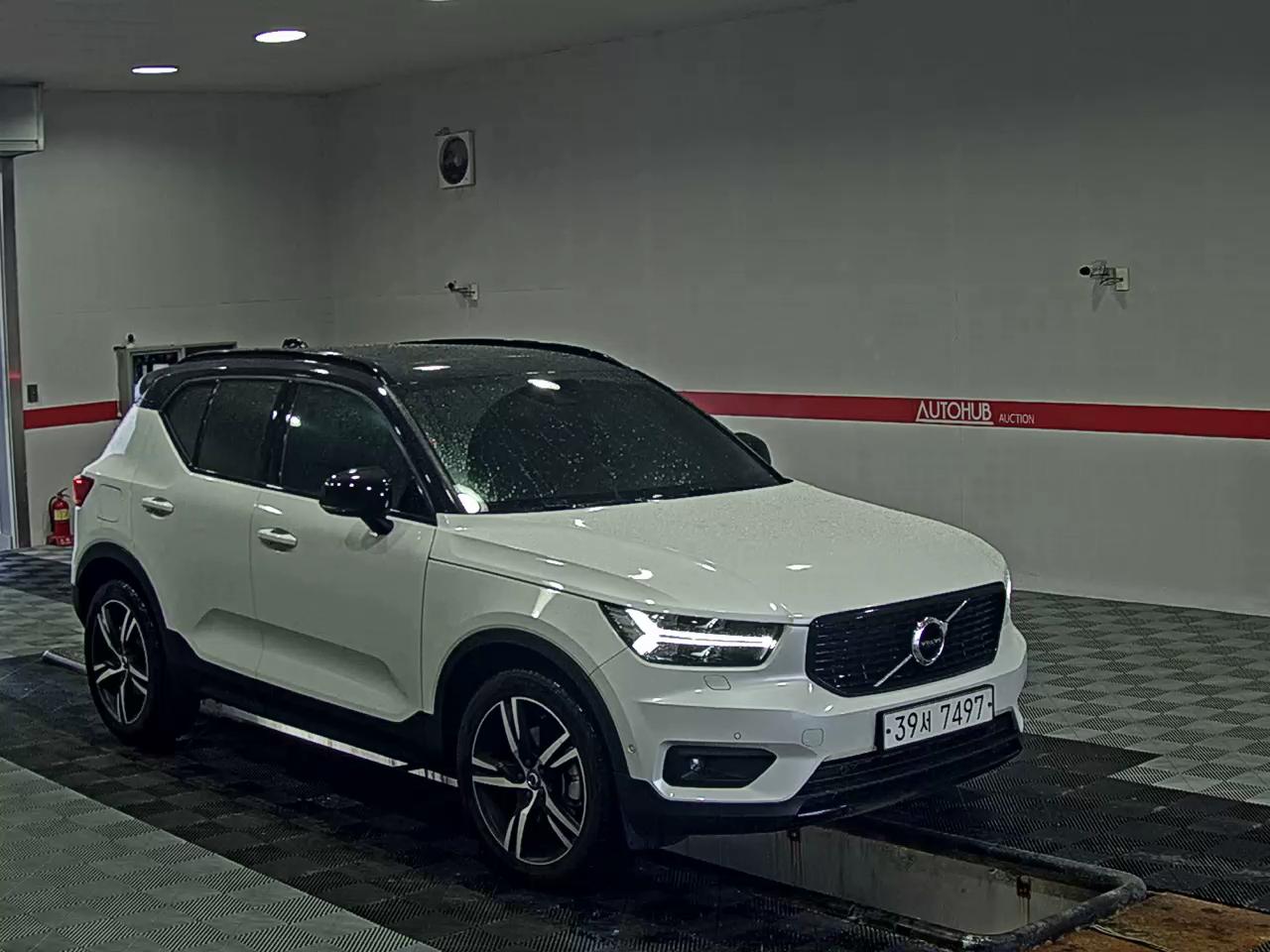 2019 - volvo xc40