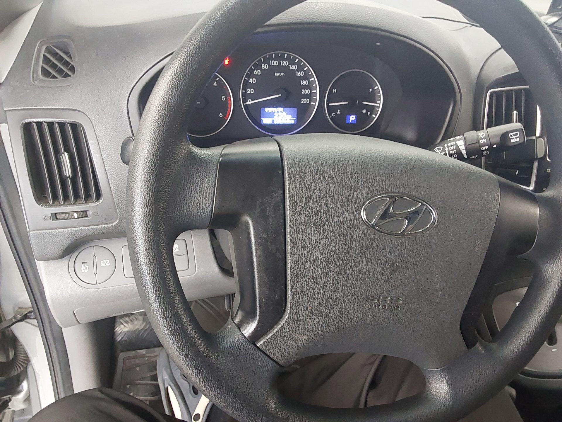 2019 - hyundai grand starex