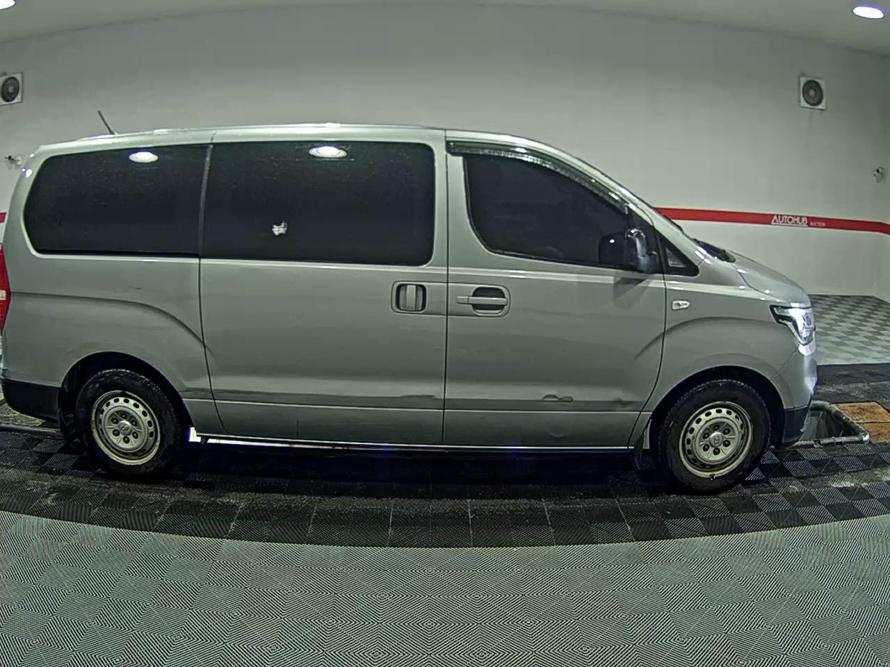 2019 - hyundai grand starex