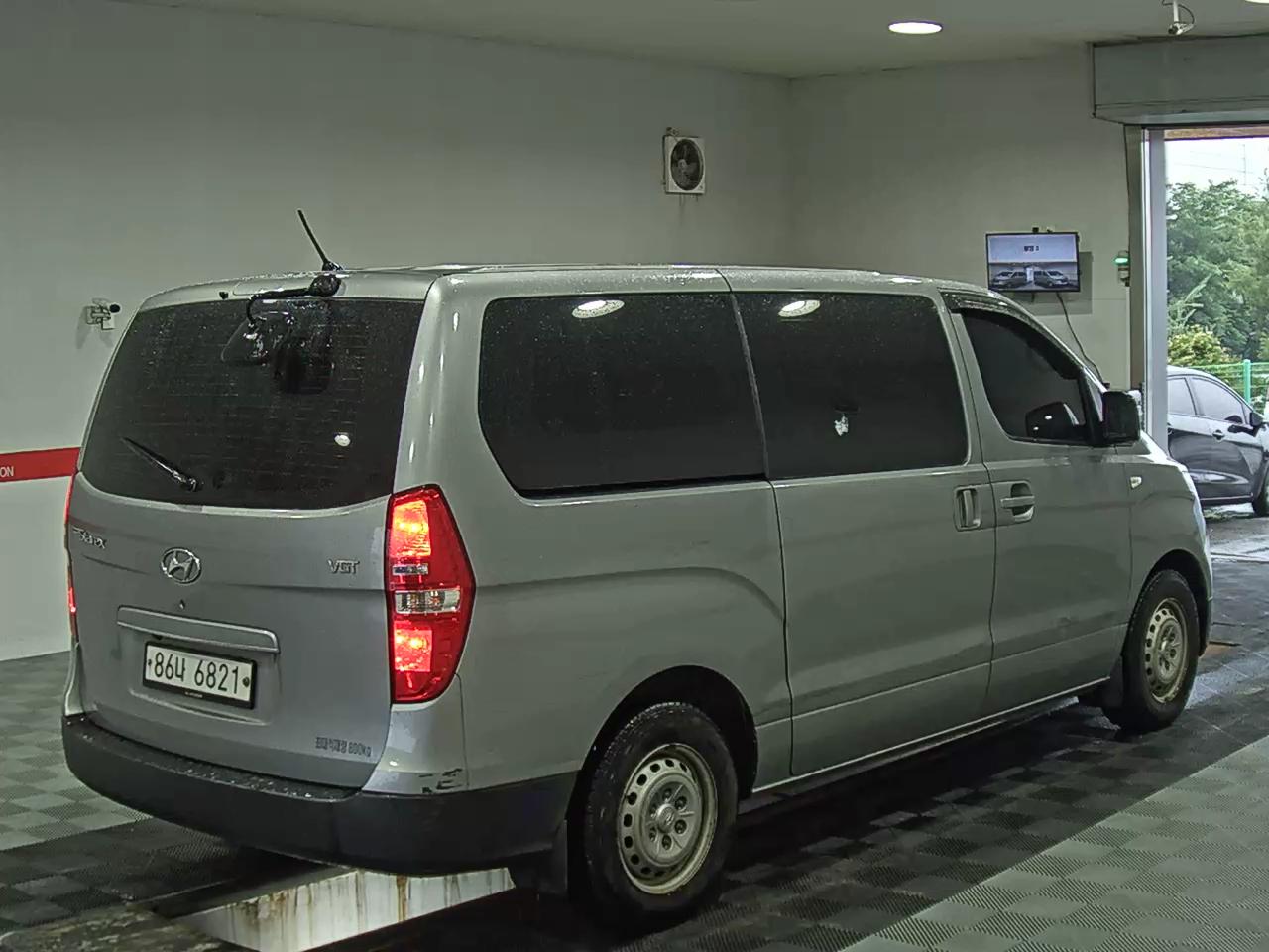 2019 - hyundai grand starex