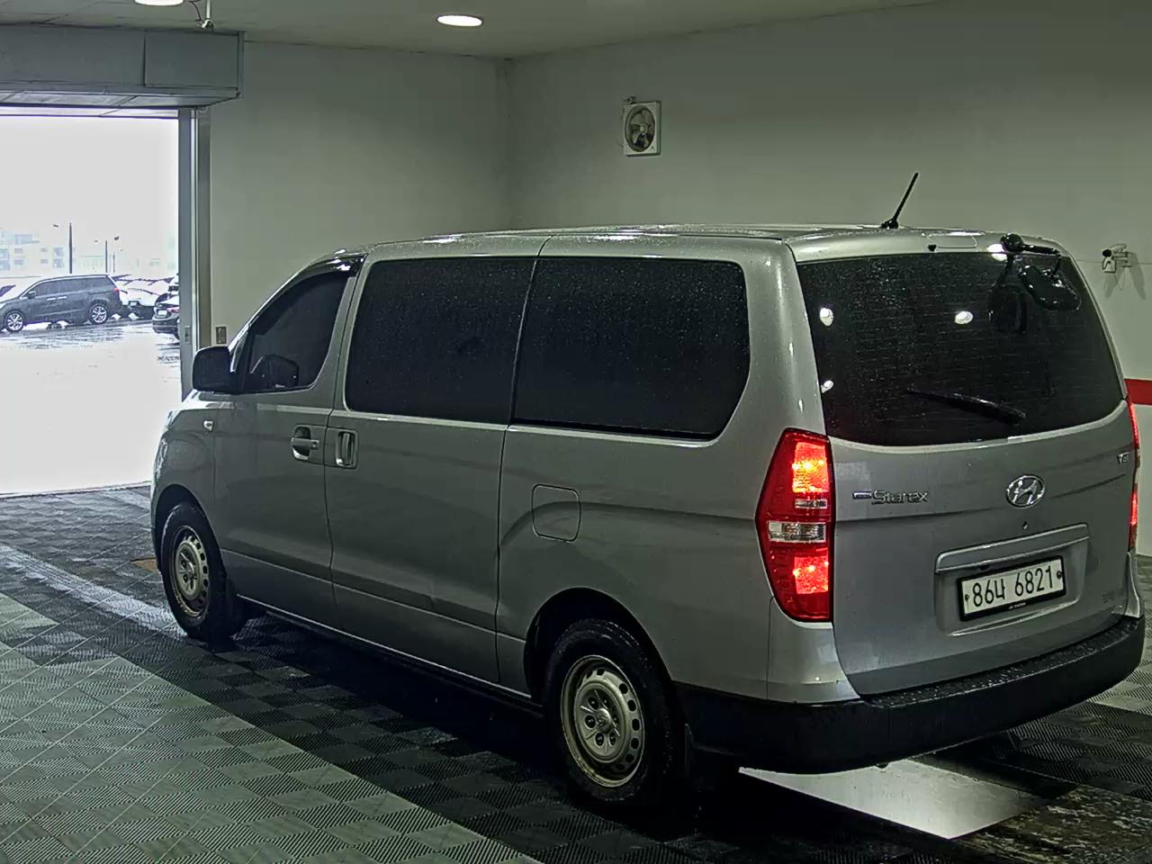 2019 - hyundai grand starex