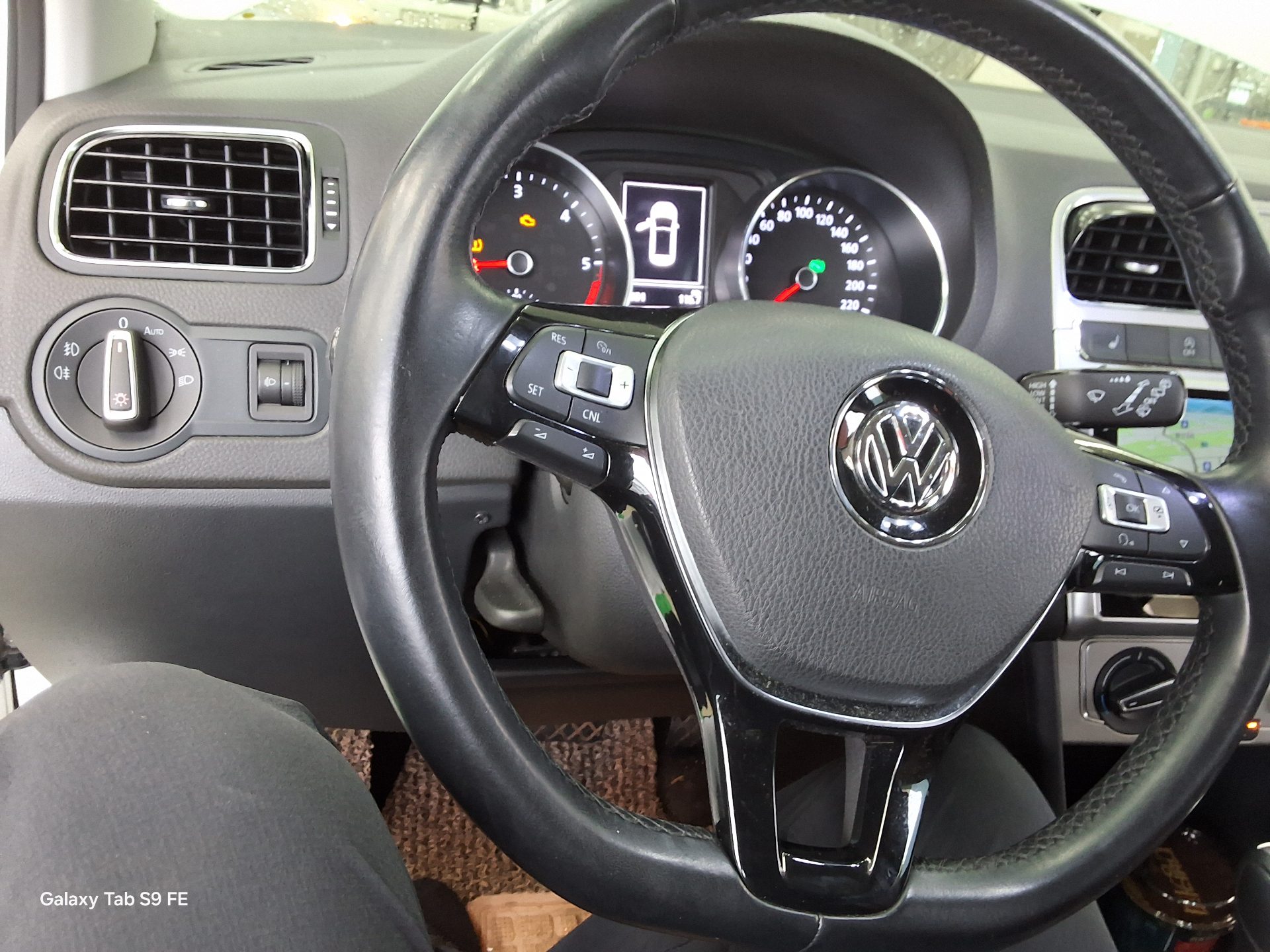 2016 - volkswagen polo
