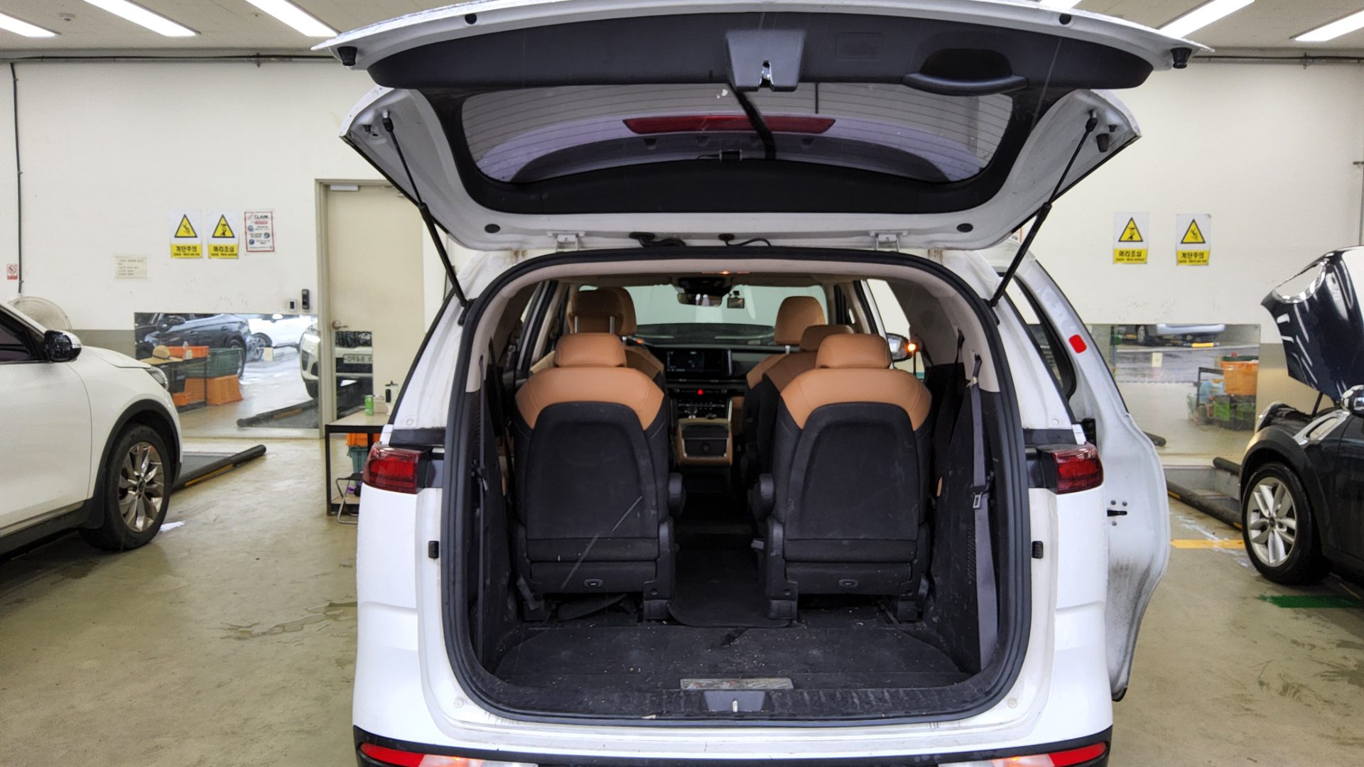 2021 - kia carnival