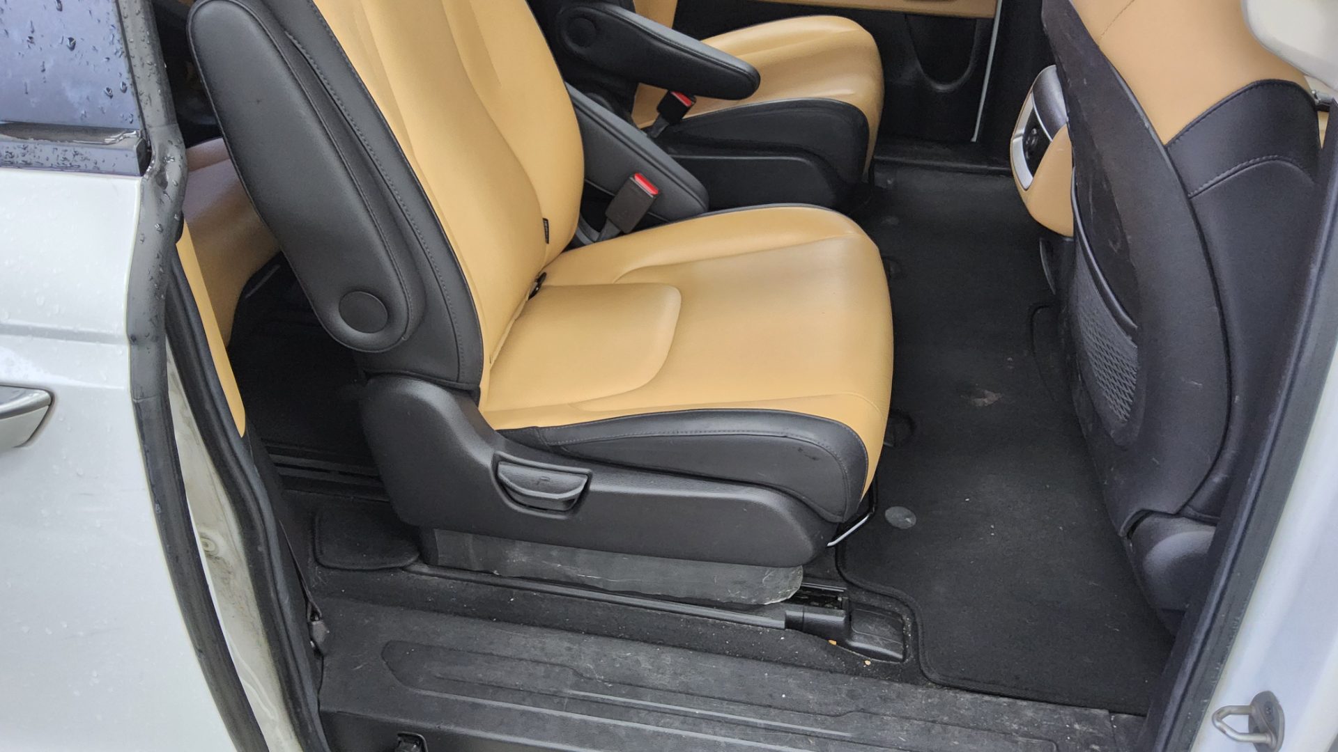 2021 - kia carnival