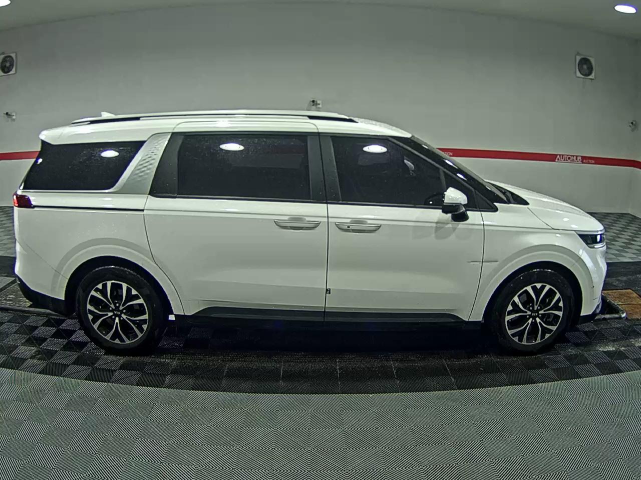 2021 - kia carnival