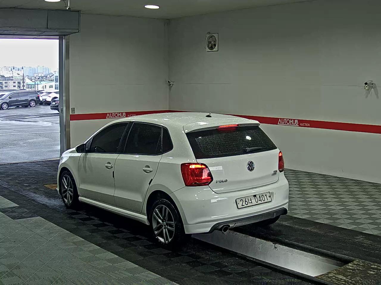 2016 - volkswagen polo